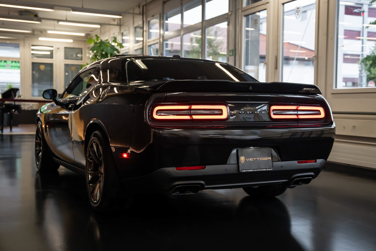 DODGE Challenger SRT8 6.4L HEMI-image-3