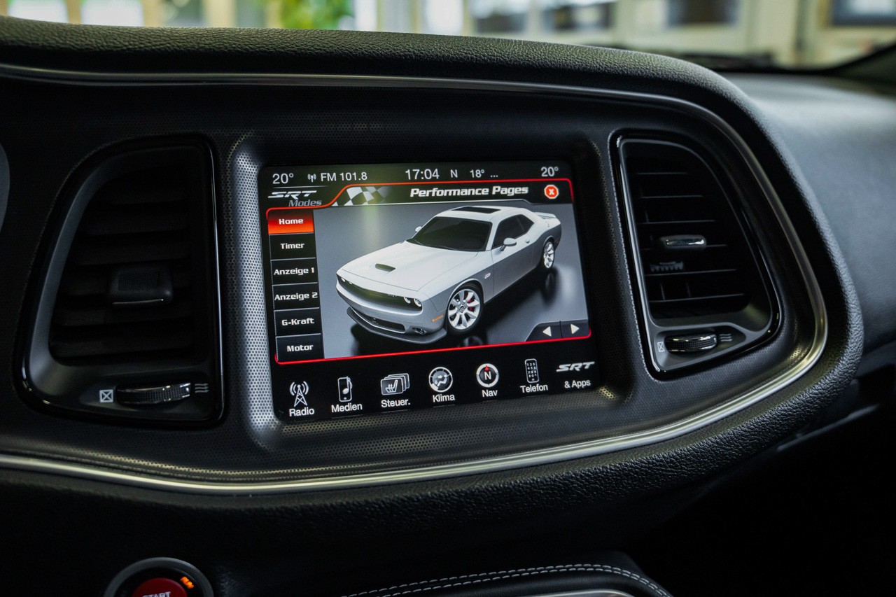 DODGE Challenger SRT8 6.4L HEMI-image-25
