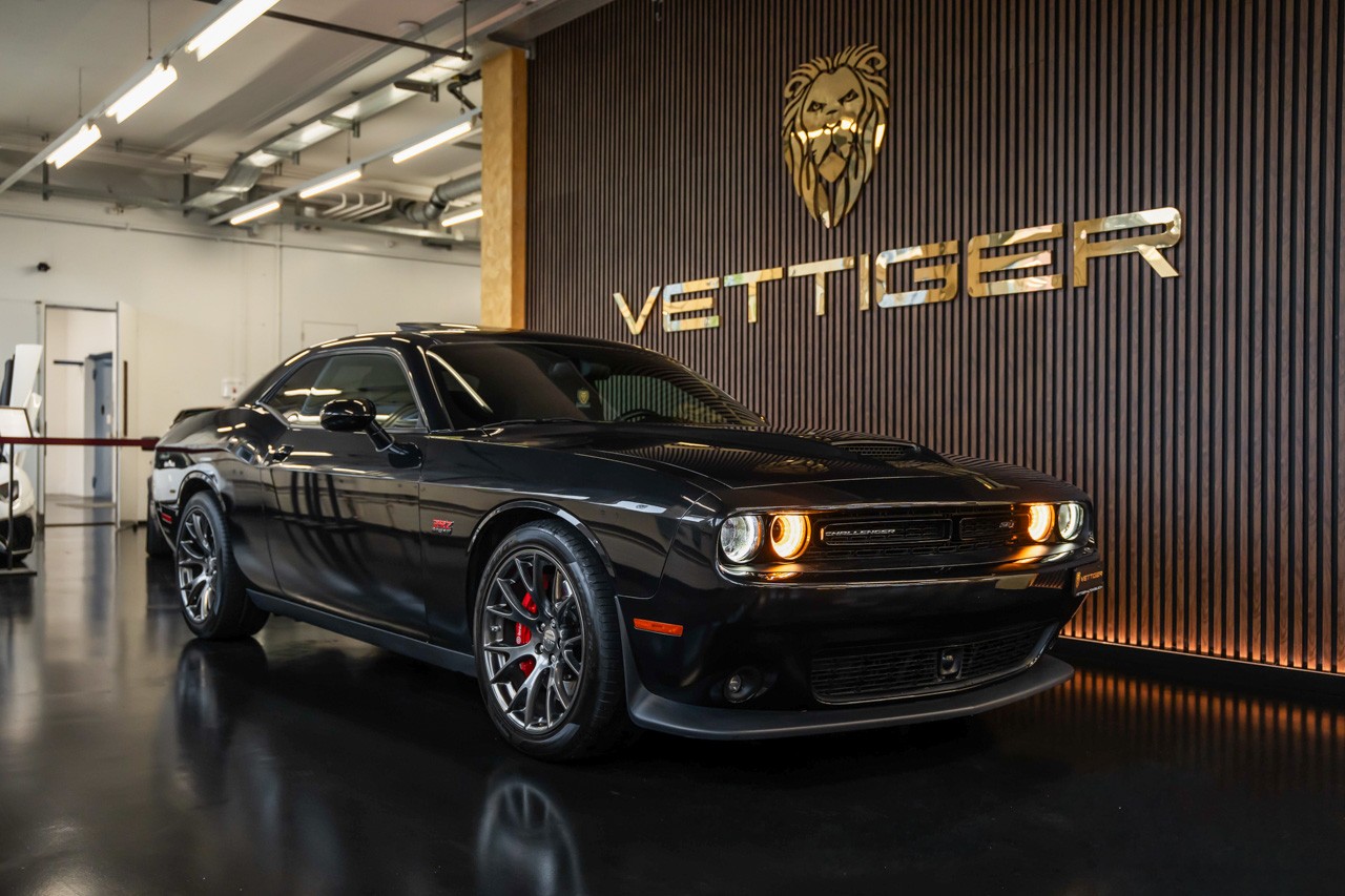 DODGE Challenger SRT8 6.4L HEMI-image-0