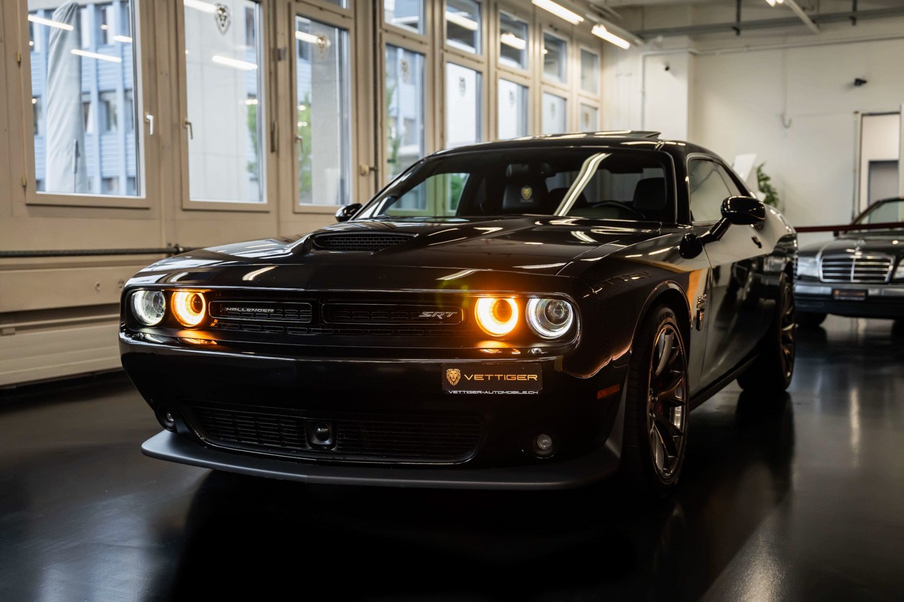 DODGE Challenger SRT8 6.4L HEMI-image-2