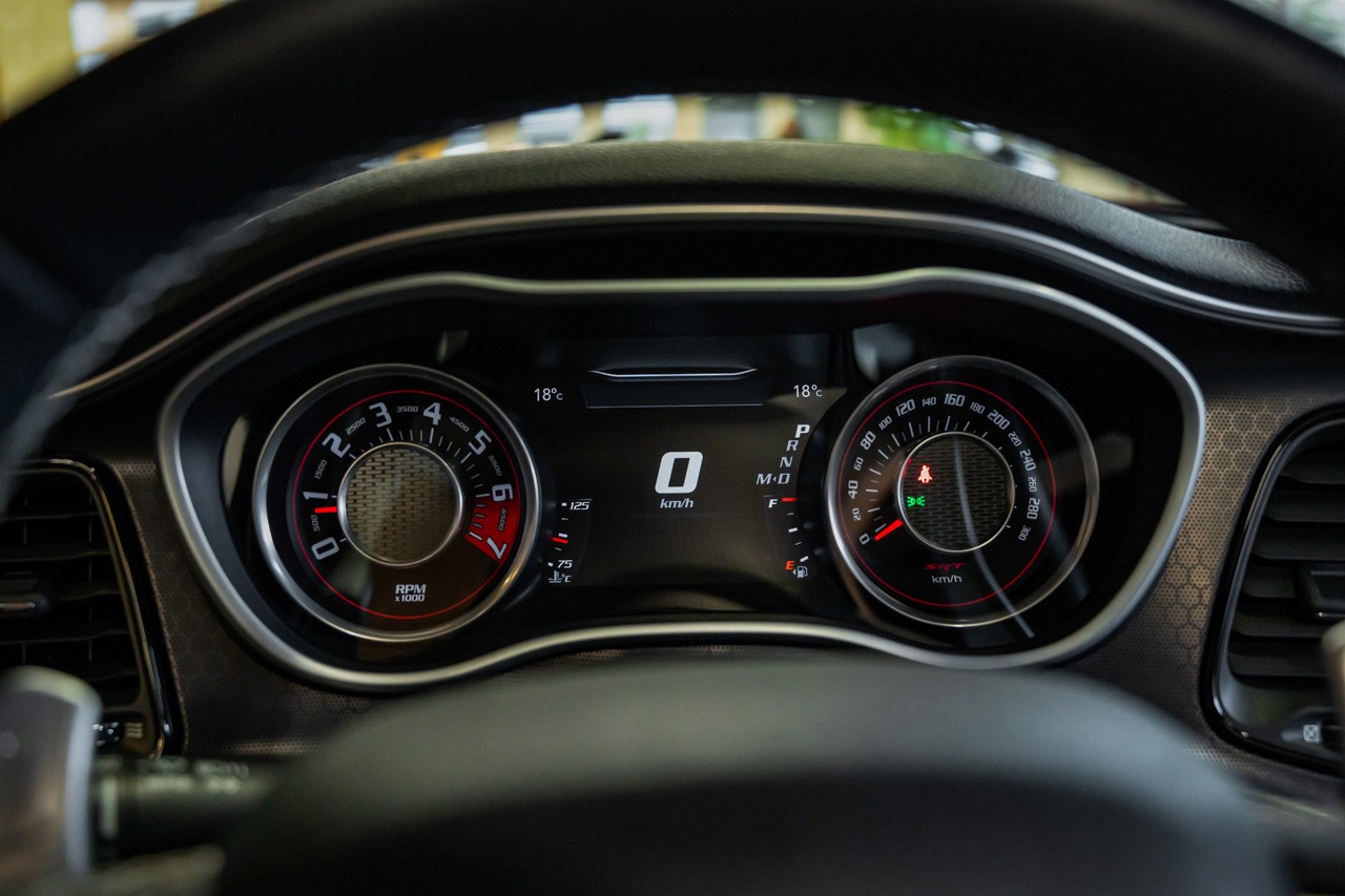 DODGE Challenger SRT8 6.4L HEMI-image-29