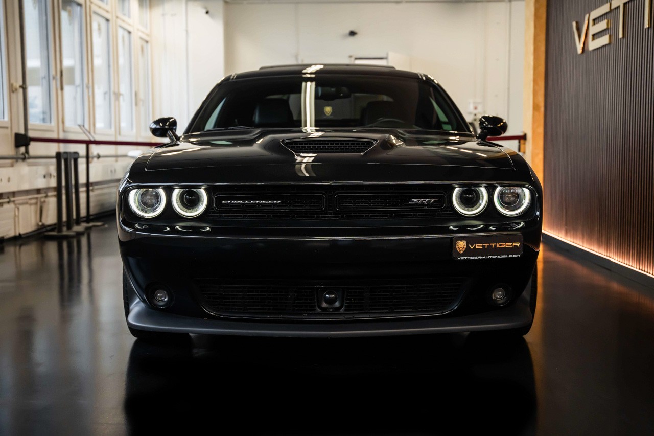 DODGE Challenger SRT8 6.4L HEMI-image-1