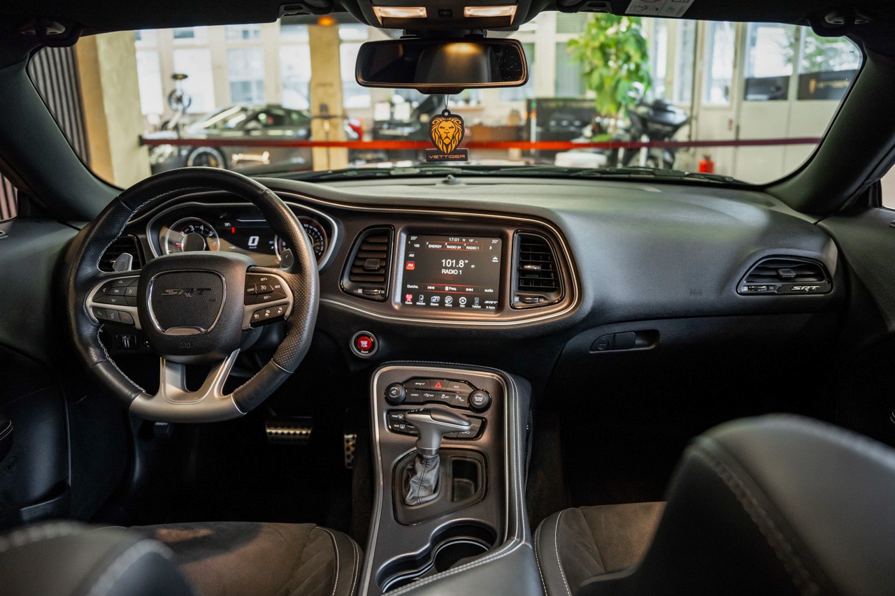 DODGE Challenger SRT8 6.4L HEMI-image-12