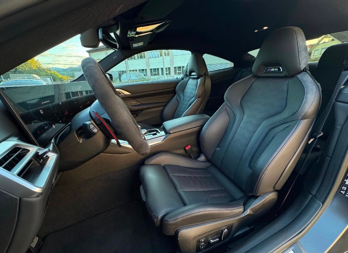 BMW BMW M4 Coupé Competition M Xdrive *Full Carbon*-image-4
