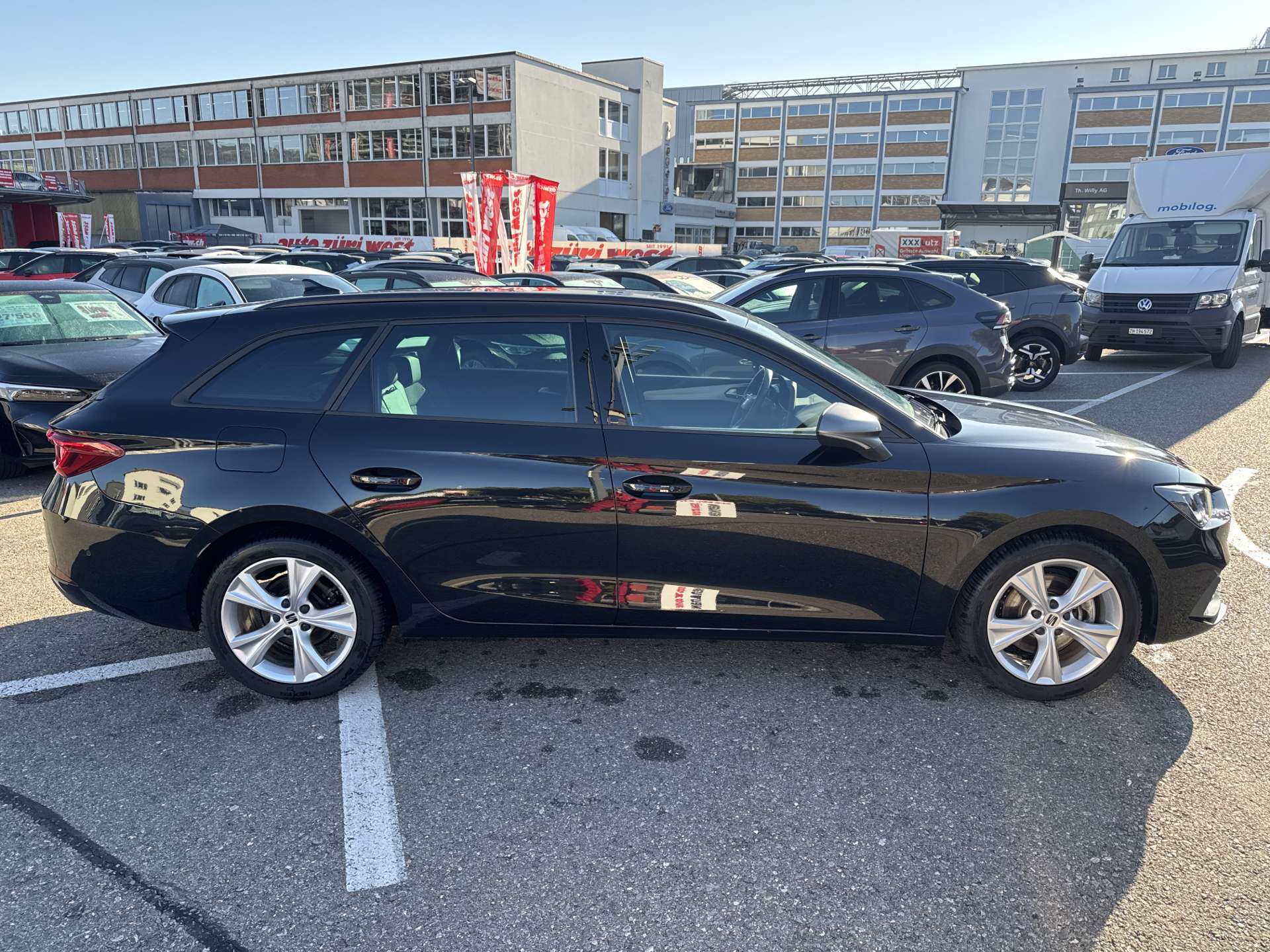 SEAT Leon ST 2.0 TDi EVO FR DSG-Automat-image-10
