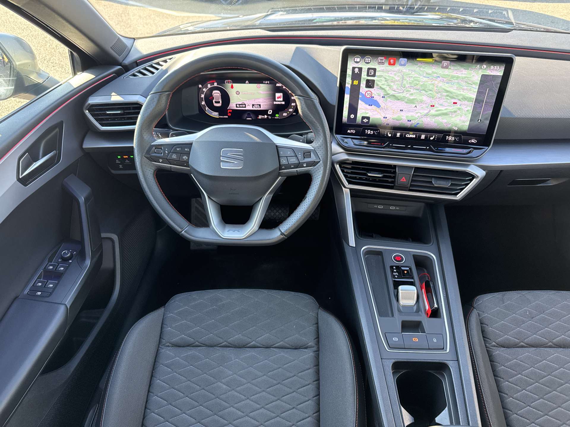 SEAT Leon ST 2.0 TDi EVO FR DSG-Automat-image-4