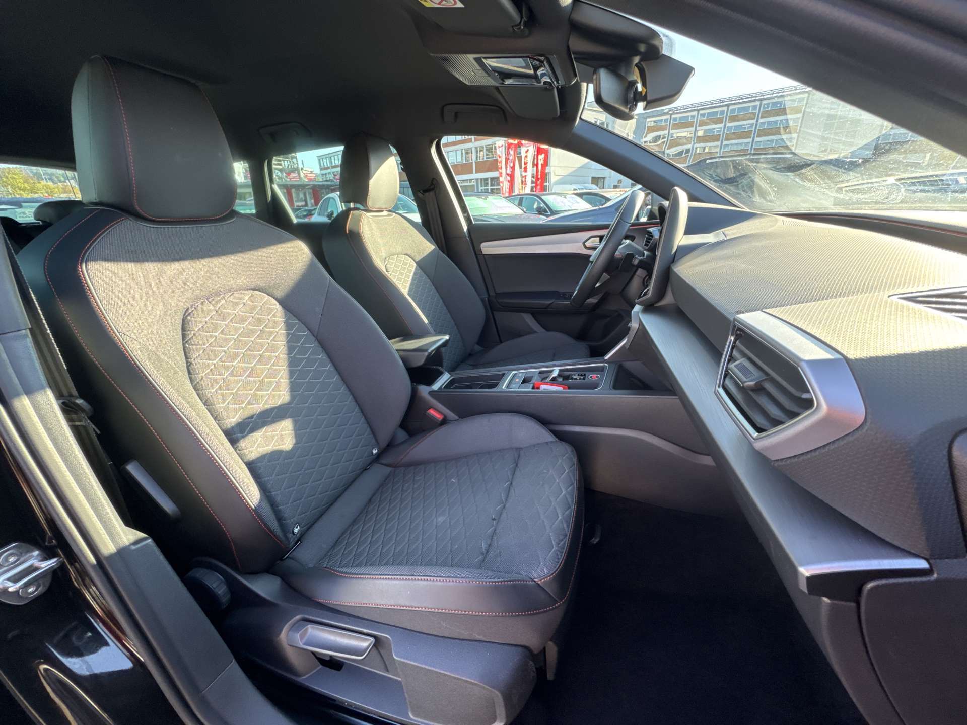 SEAT Leon ST 2.0 TDi EVO FR DSG-Automat-image-12