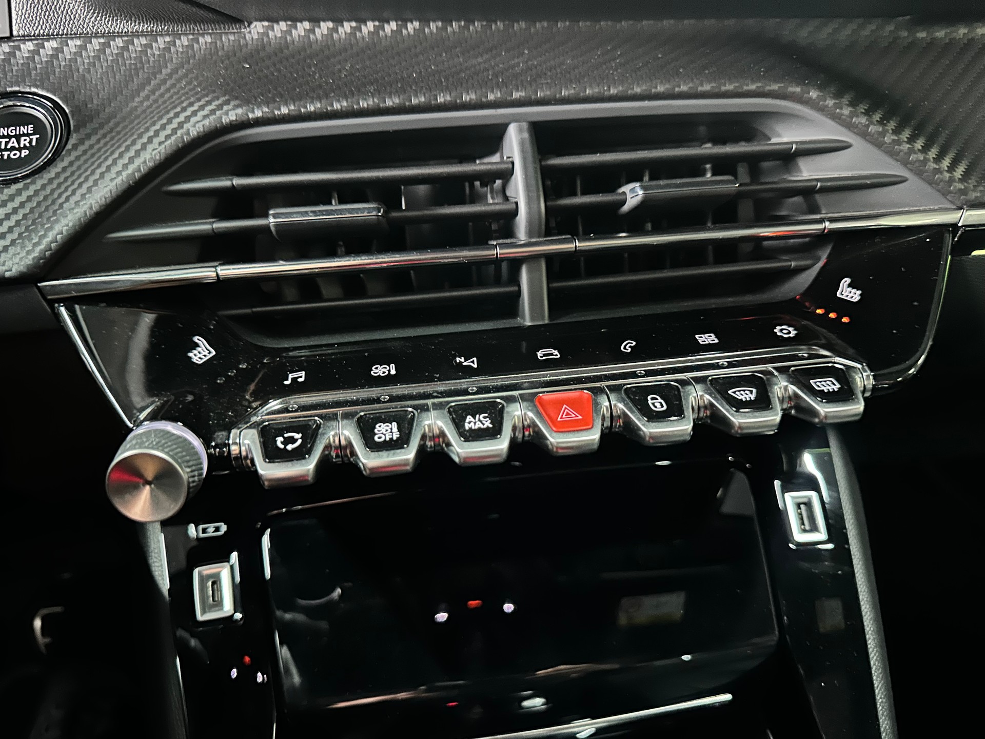 PEUGEOT 208 1.2 PureTech GT Line-image-10