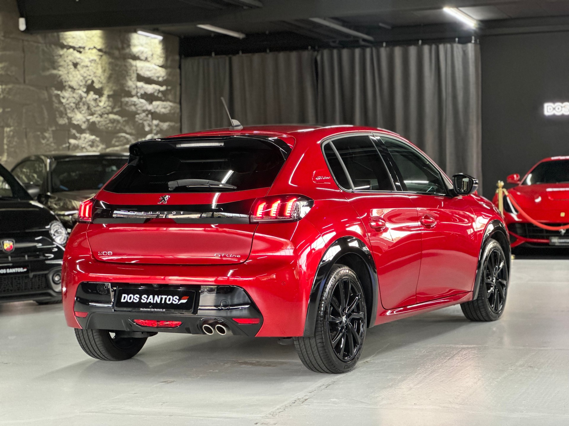 PEUGEOT 208 1.2 PureTech GT Line-image-1