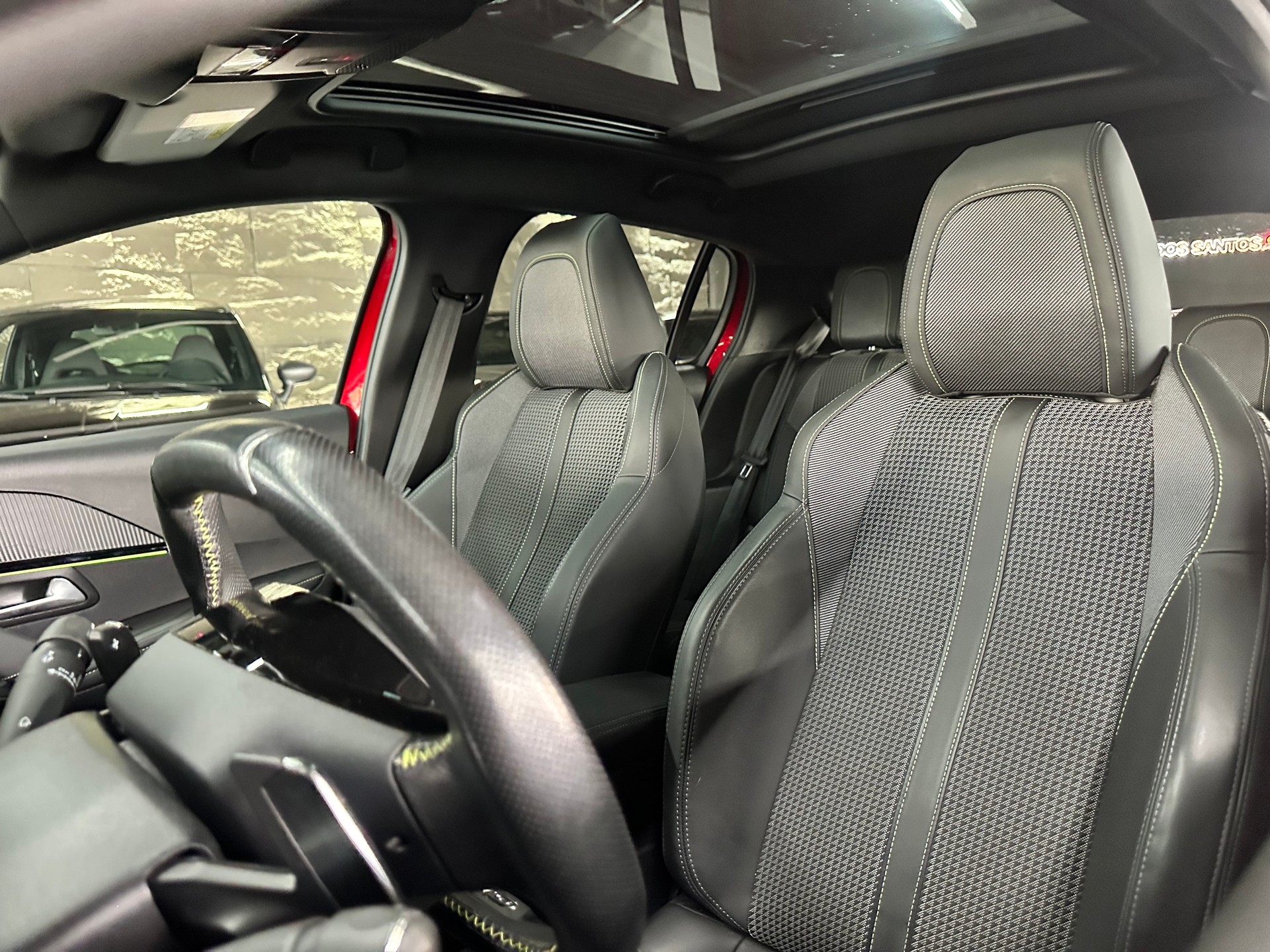 PEUGEOT 208 1.2 PureTech GT Line-image-5