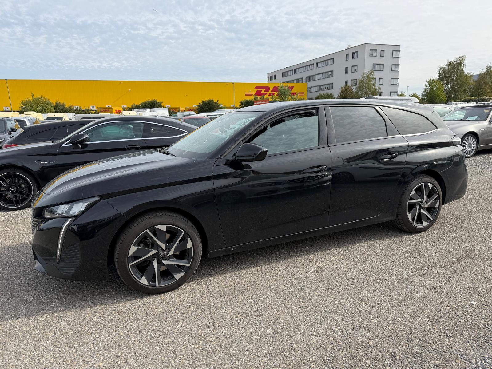 PEUGEOT 308 SW 1.2 PureTech Allure-image-7
