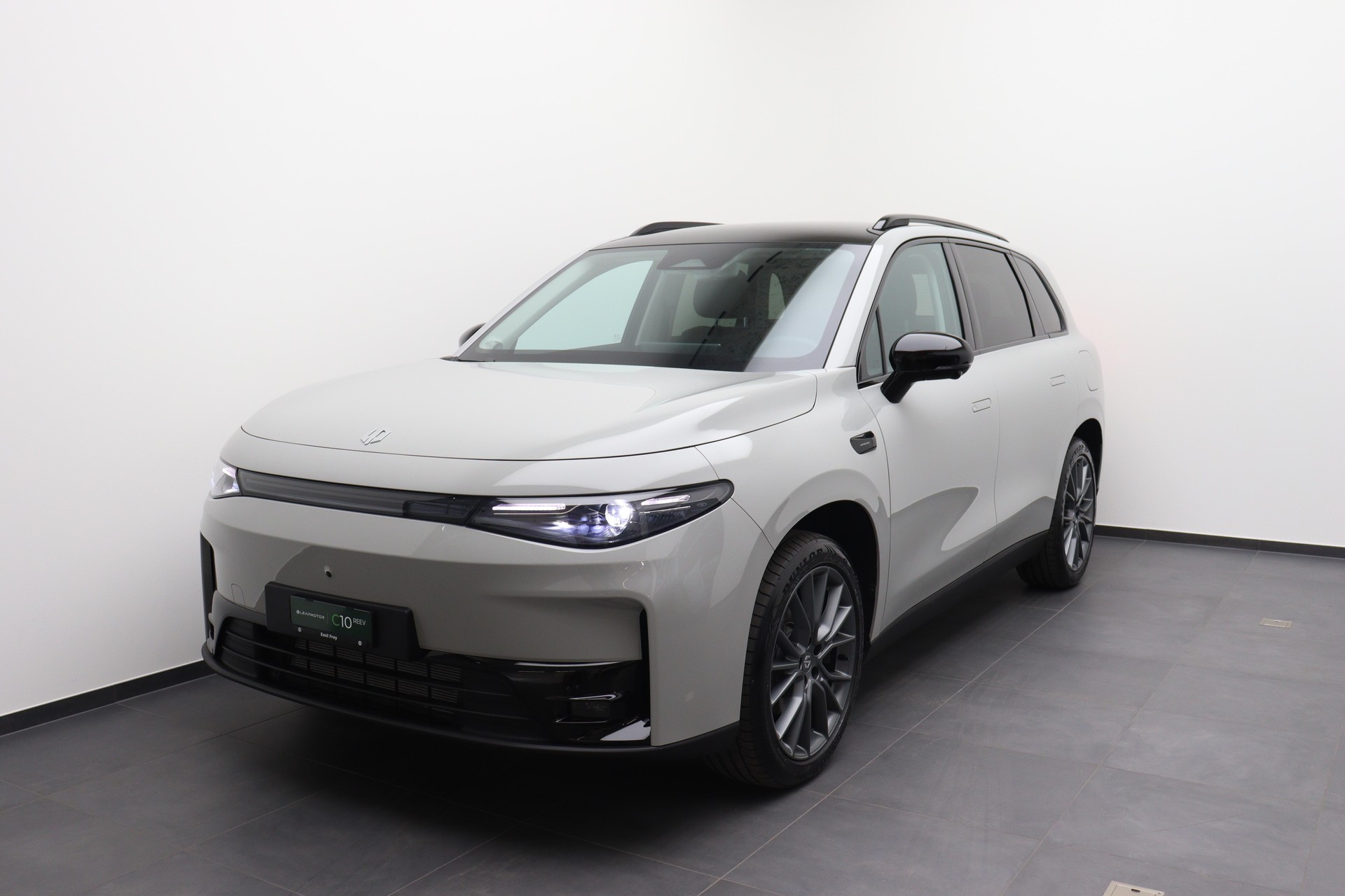 LEAPMOTOR C10 EV AWD-image-0