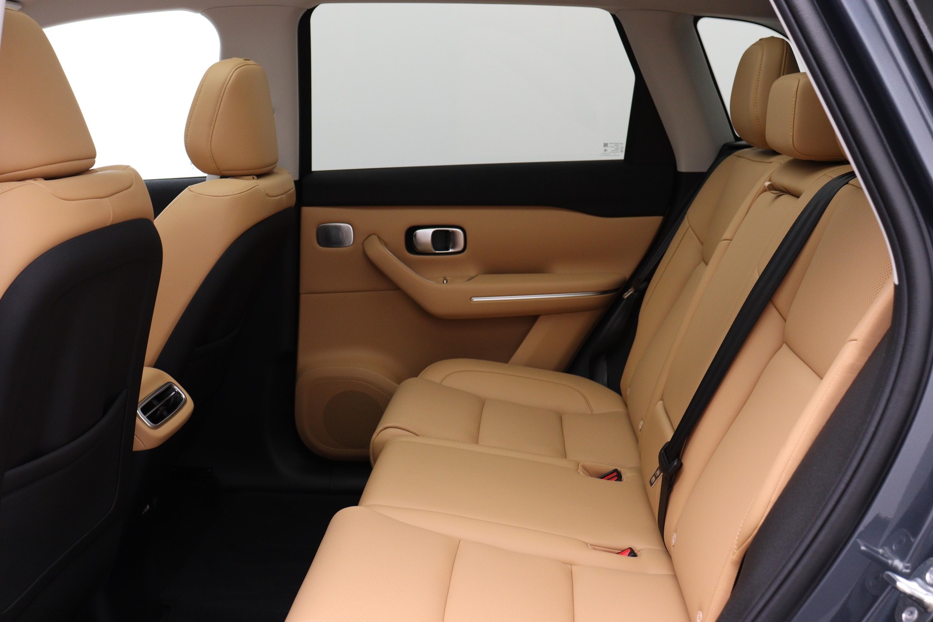 LEAPMOTOR C10 EV AWD-image-8