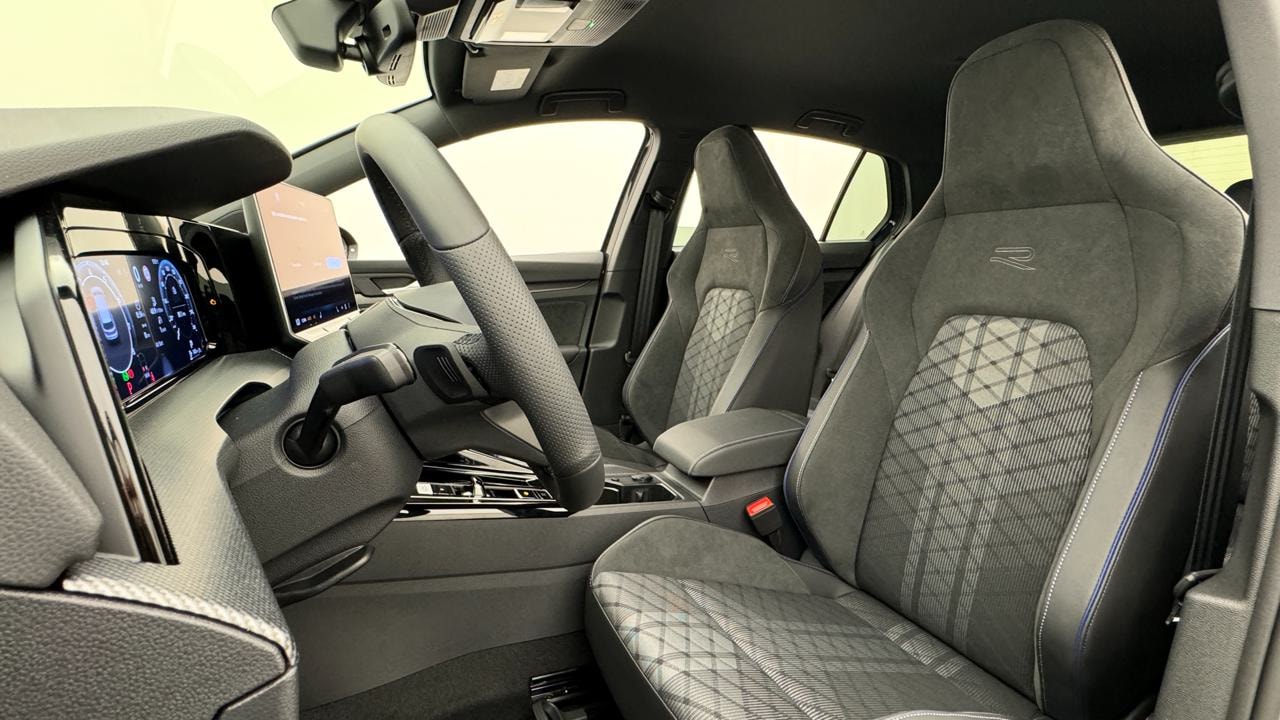 VW Golf 1.5 e TSI mHEV R-Line DSG-image-5