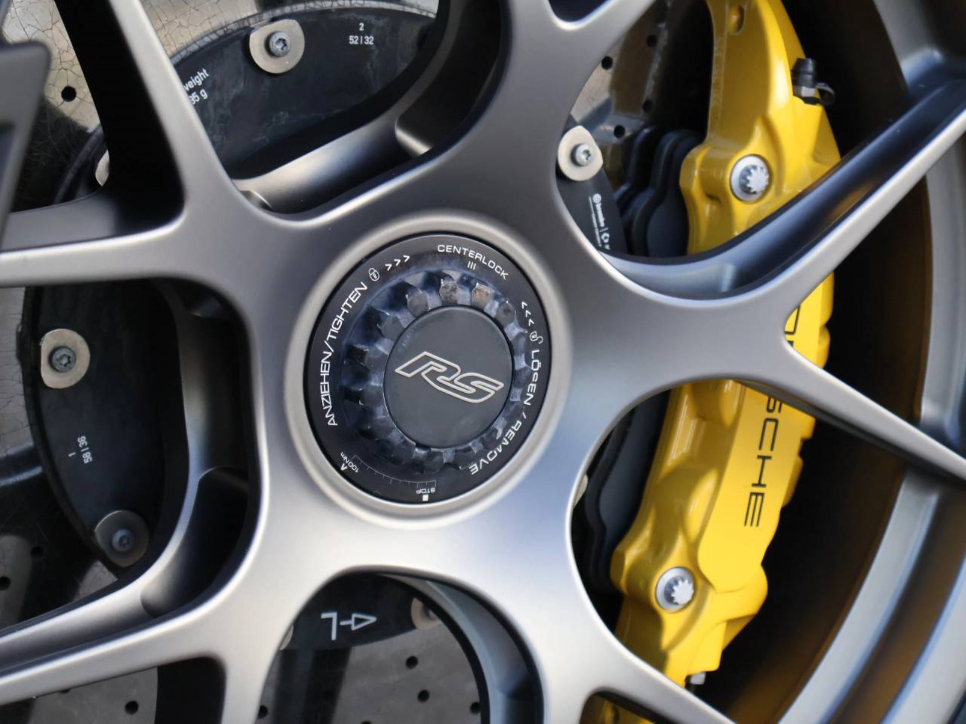 PORSCHE 911 GT3 RS-image-31