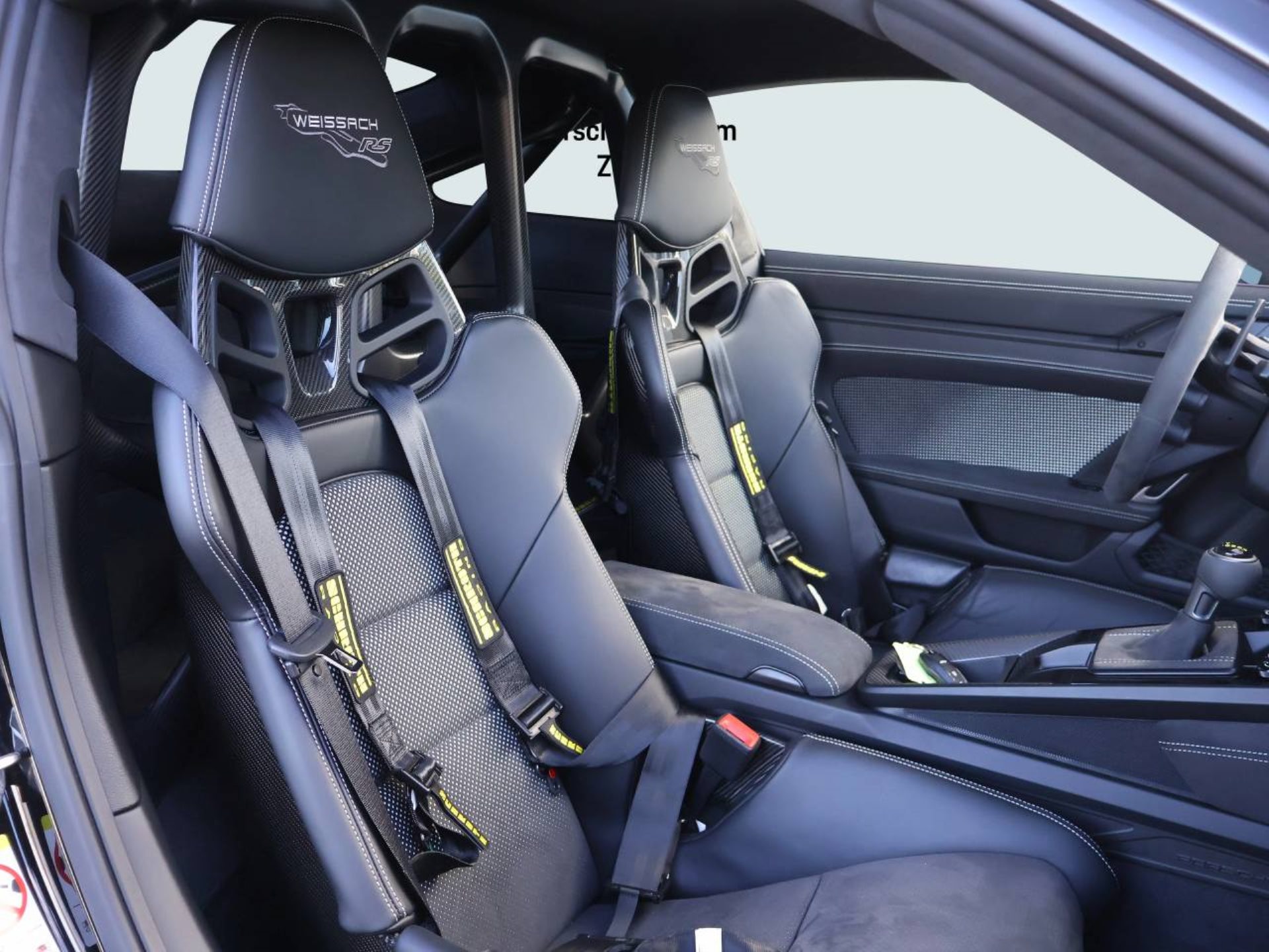 PORSCHE 911 GT3 RS-image-11