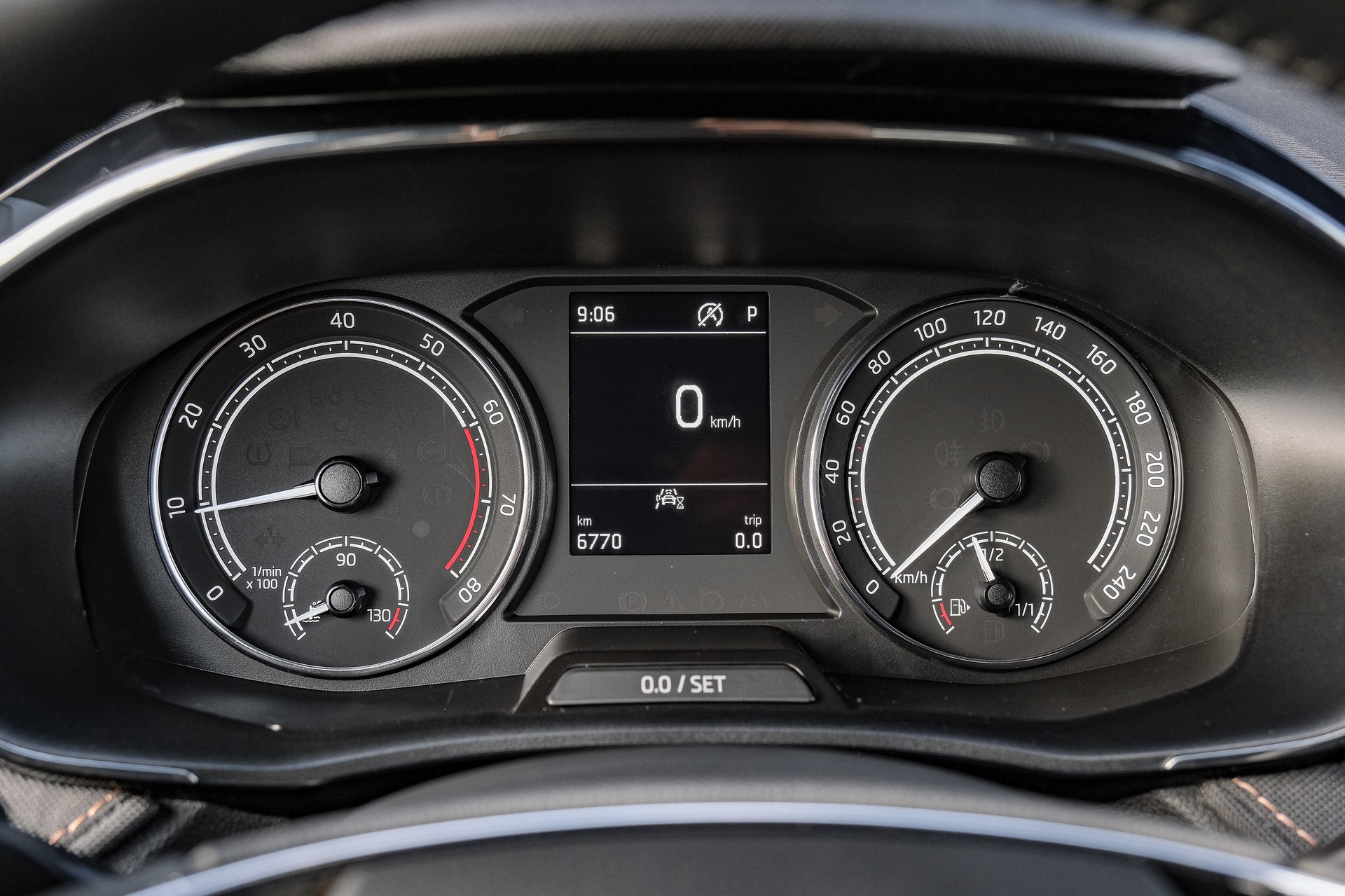 SKODA Fabia 1.0 TSI Selection DSG-image-16