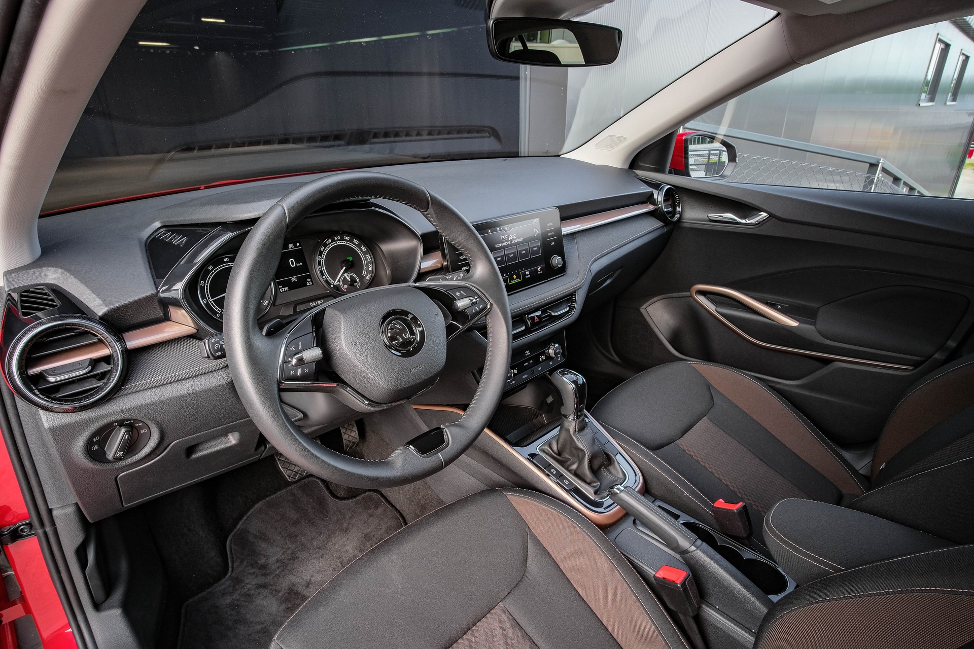 SKODA Fabia 1.0 TSI Selection DSG-image-12