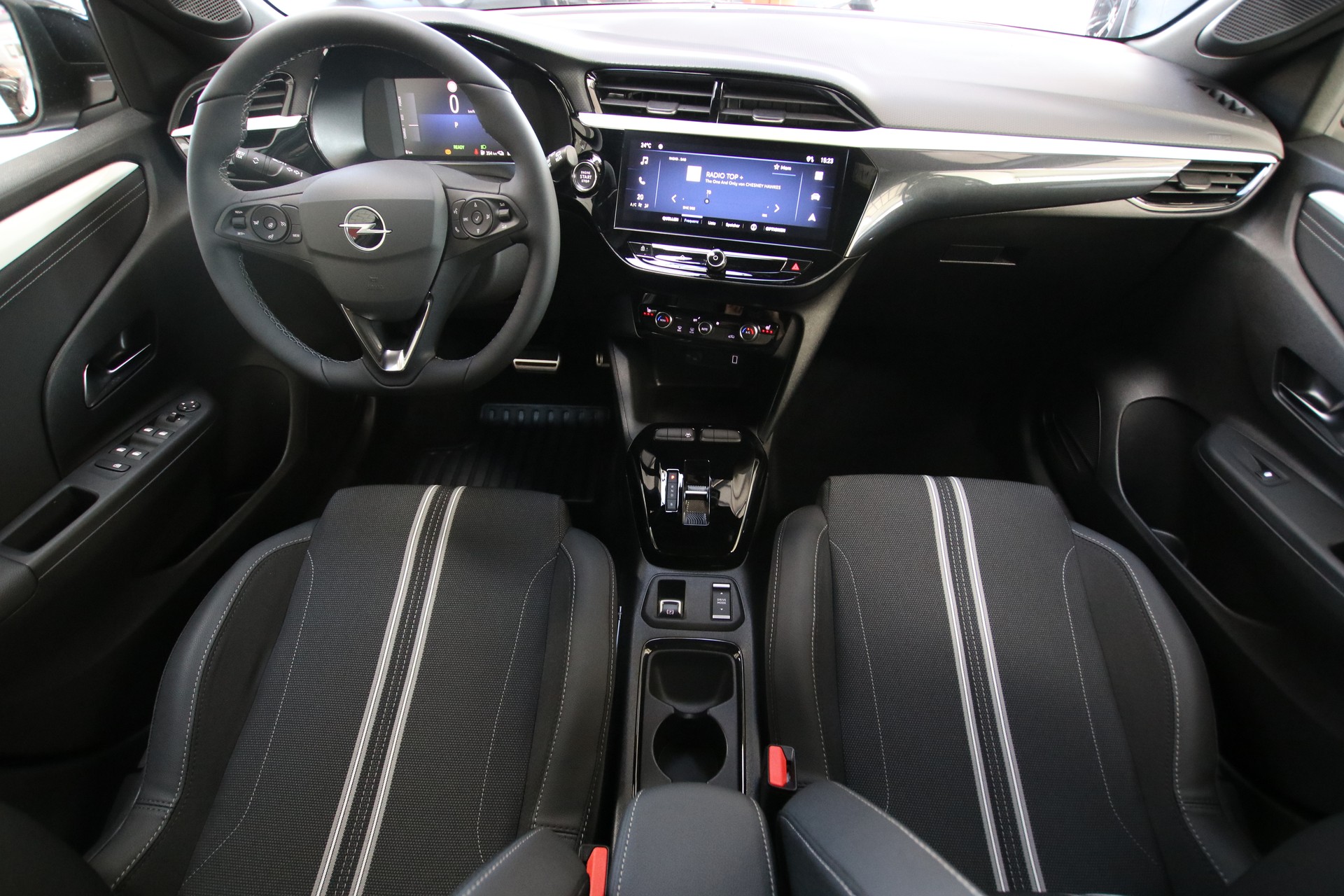 OPEL Corsa e- 51kWh GS-image-9