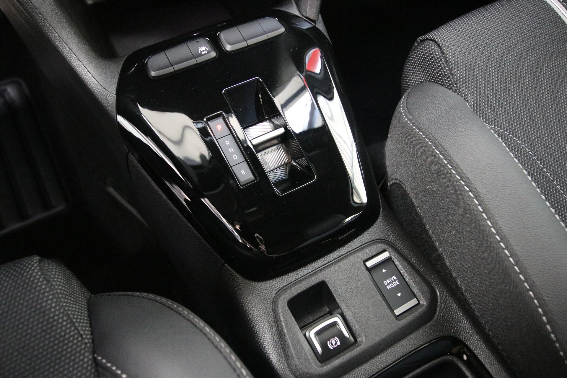 OPEL Corsa e- 51kWh GS-image-23