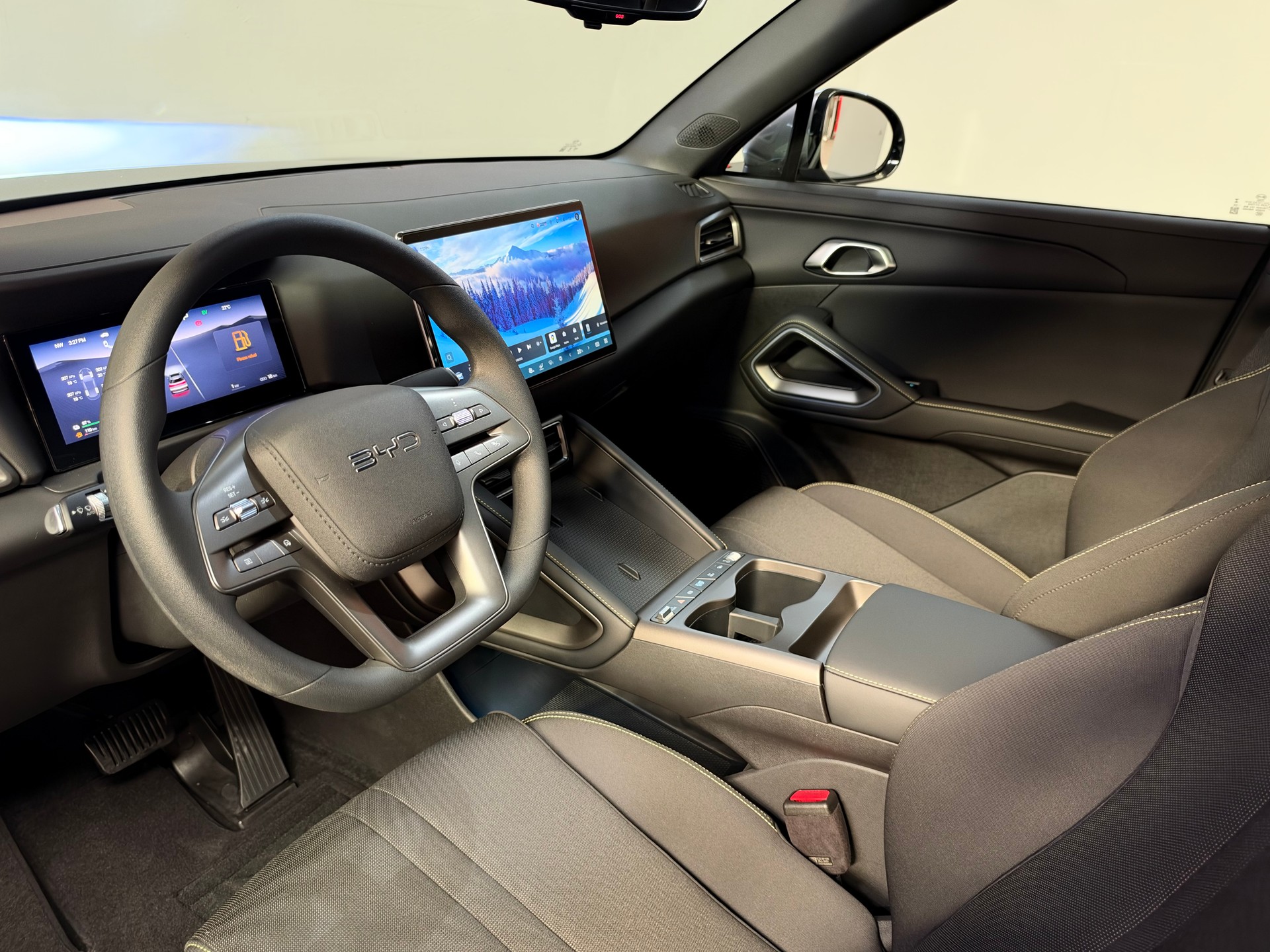 BYD Atto 2 DM-i Active-image-13
