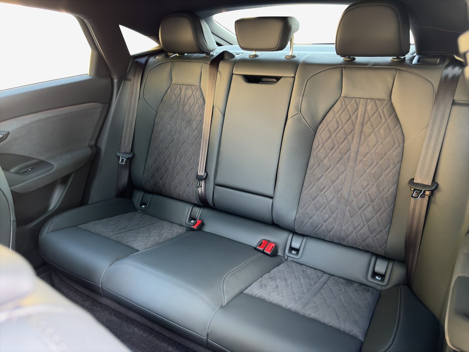 AUDI Q6 Sportback e-tron quattro-image-11