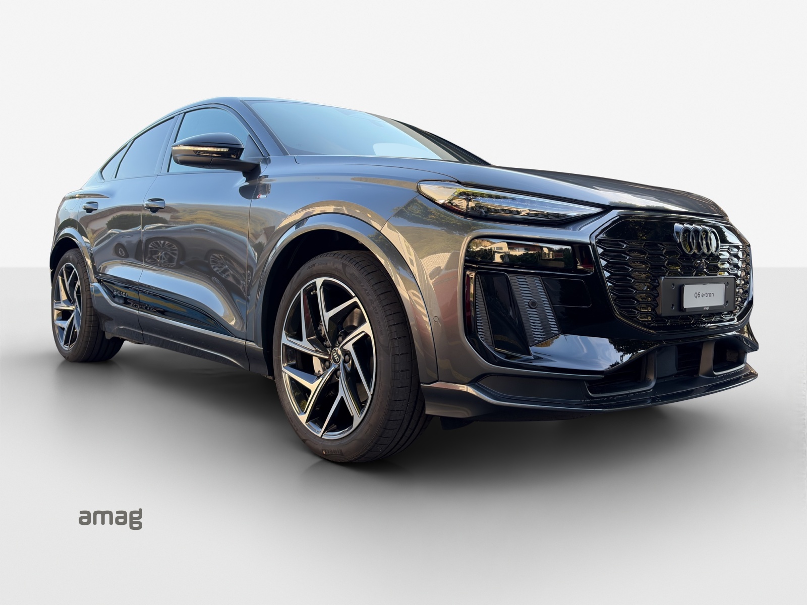 AUDI Q6 Sportback e-tron quattro-image-5