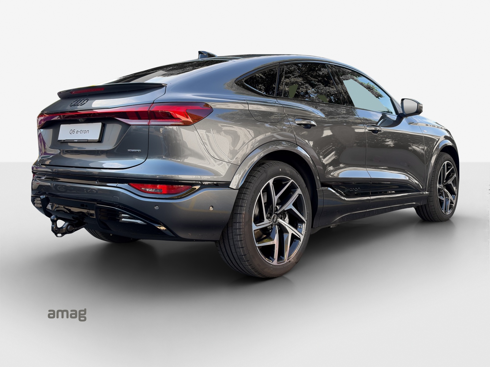 AUDI Q6 Sportback e-tron quattro-image-4
