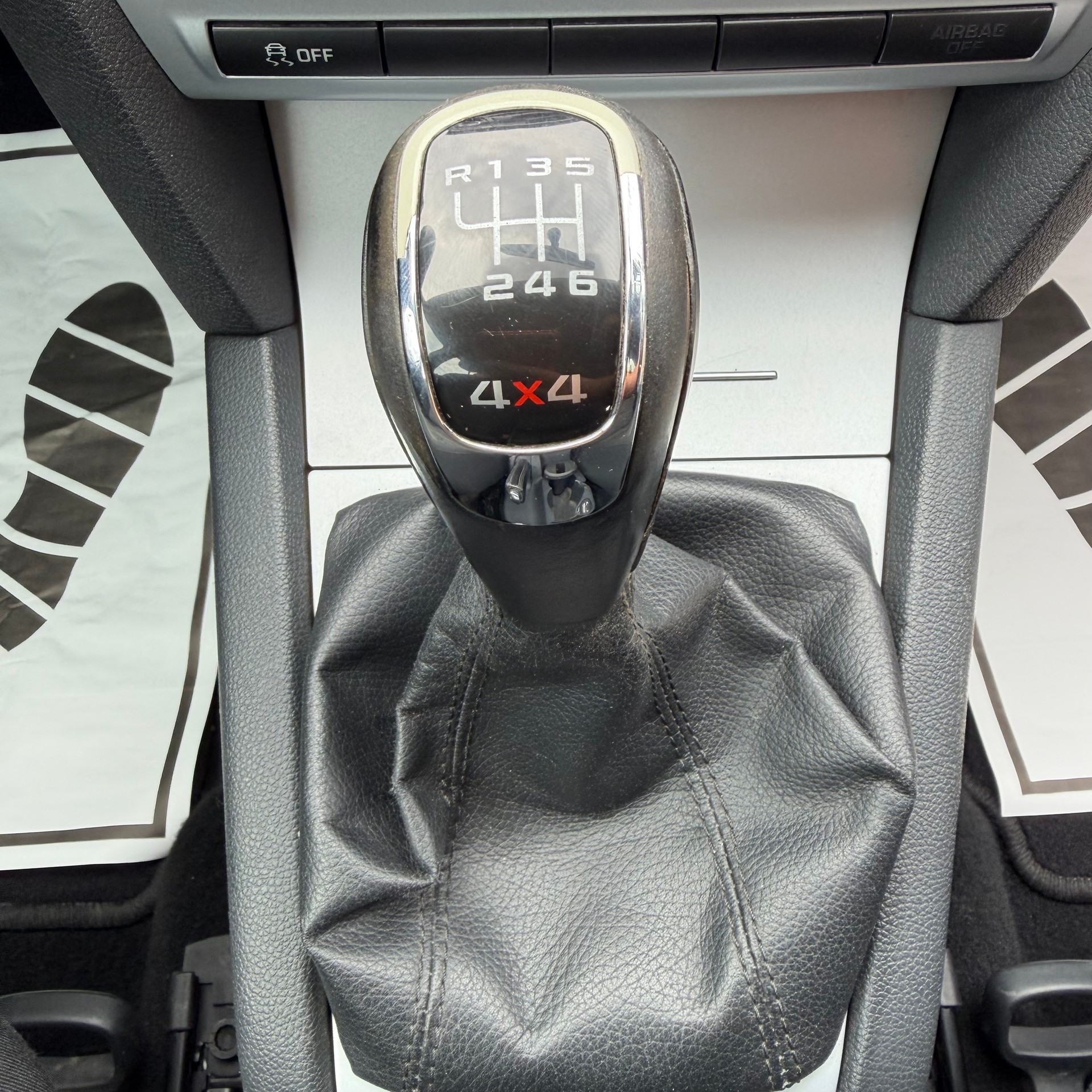SKODA Octavia Combi 1.8 TSI Stöckli 4x4-image-10