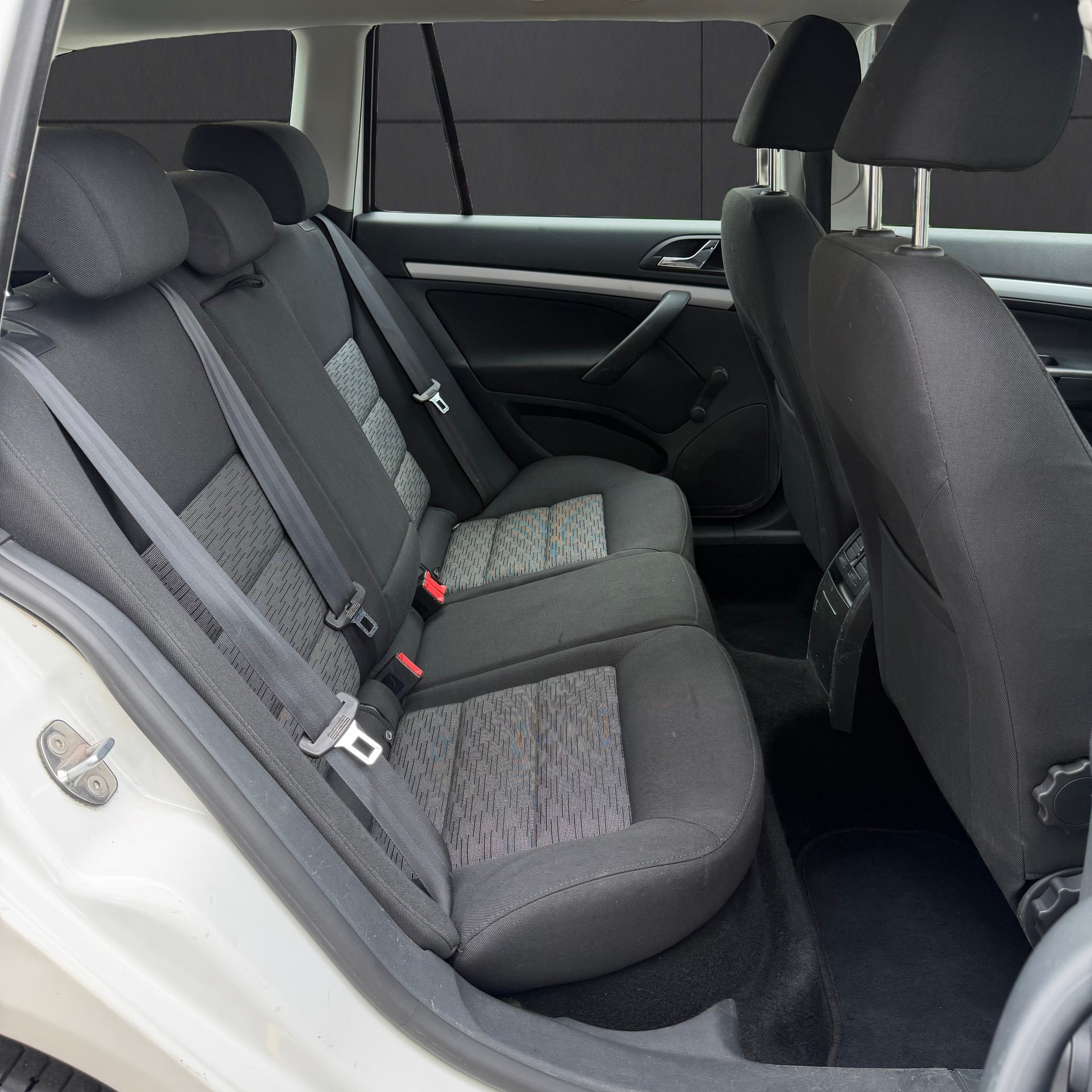 SKODA Octavia Combi 1.8 TSI Stöckli 4x4-image-15