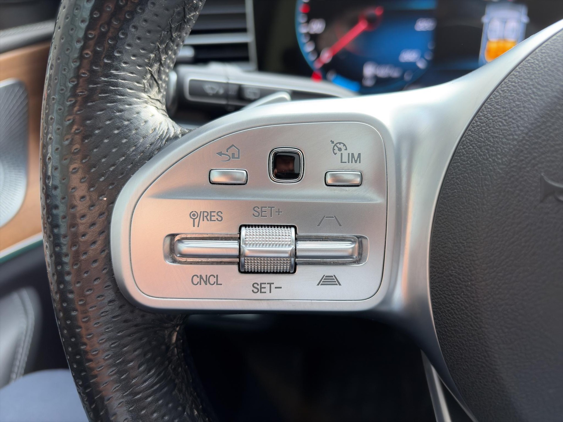 MERCEDES-BENZ GLE-Klasse V167 GLE 350 de AMG Line 4matic-image-11