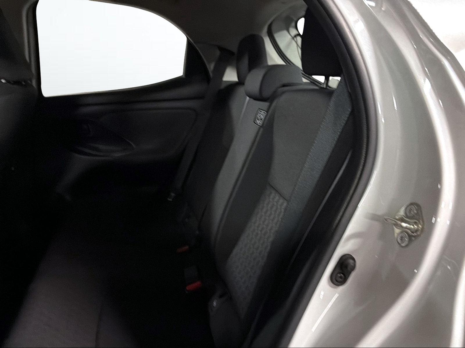 TOYOTA Yaris 1.5 VVT-i HSD Trend-image-9