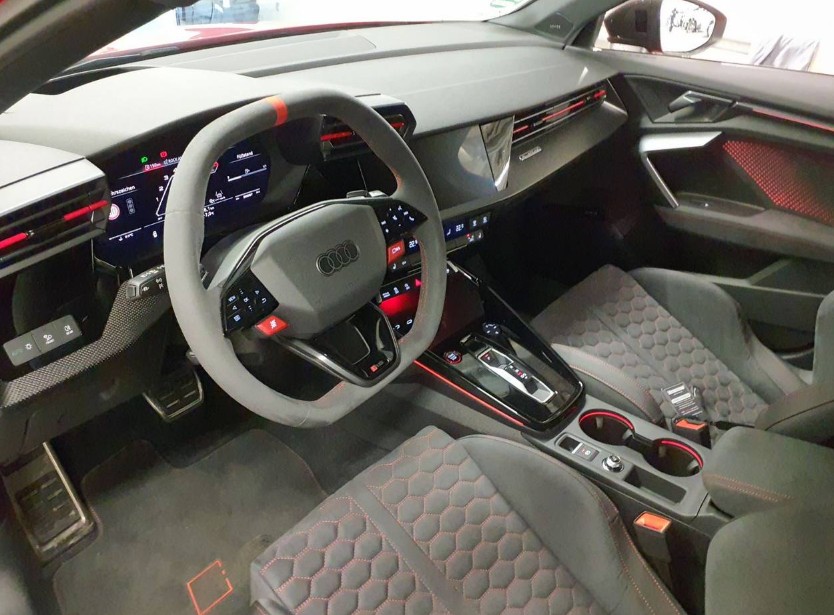 AUDI RS3 Sportback 2.5 TSI quattro S-tronic-image-5