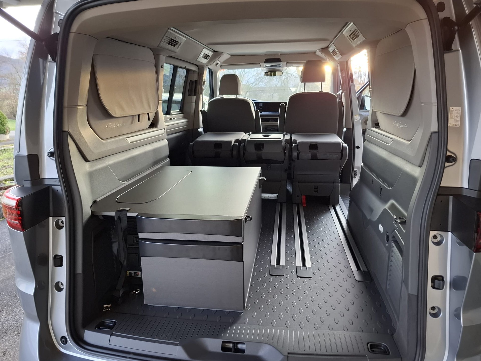 VW California 2.0 TSI Beach Camper Liberty-image-8