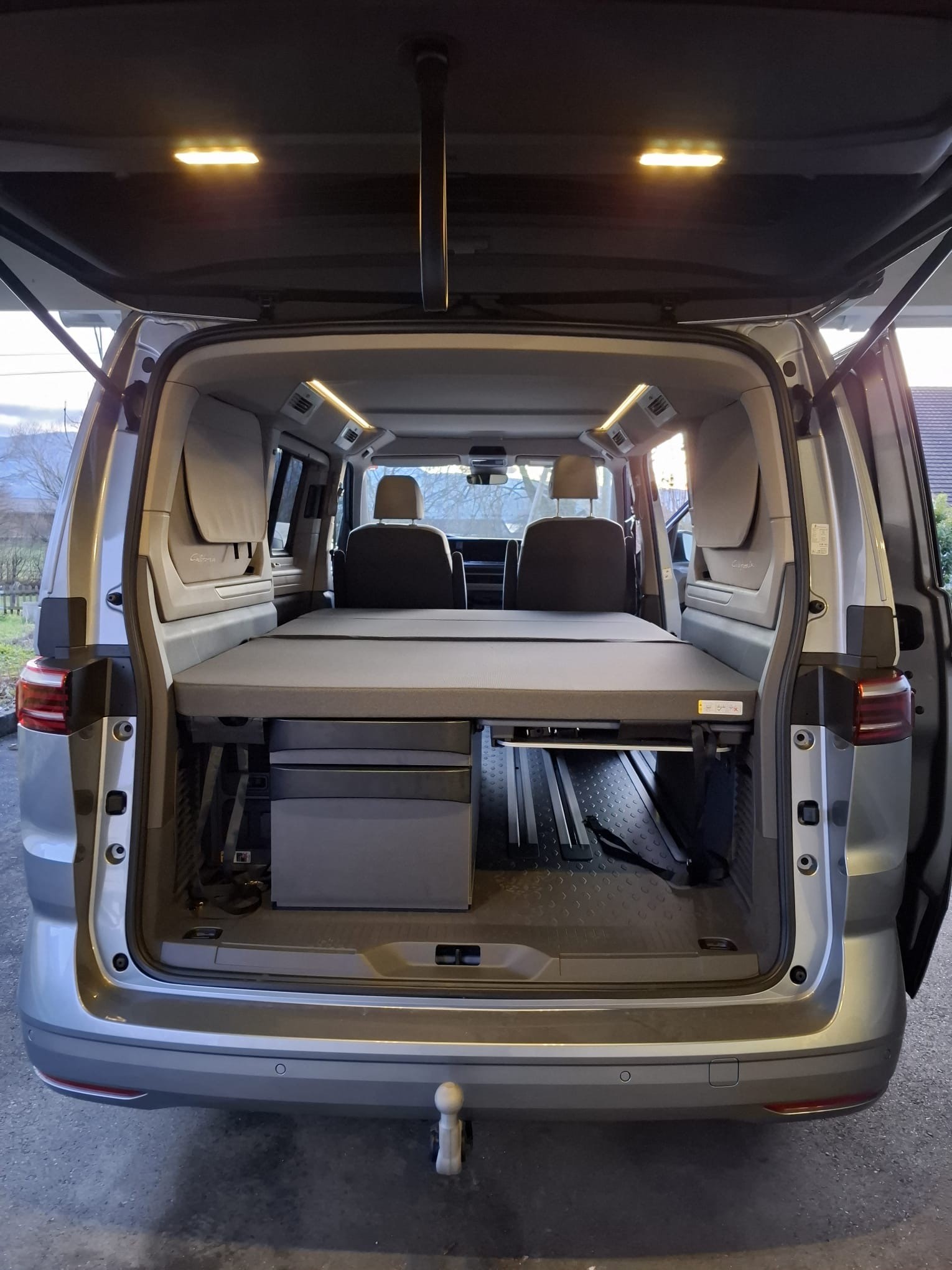VW California 2.0 TSI Beach Camper Liberty-image-12
