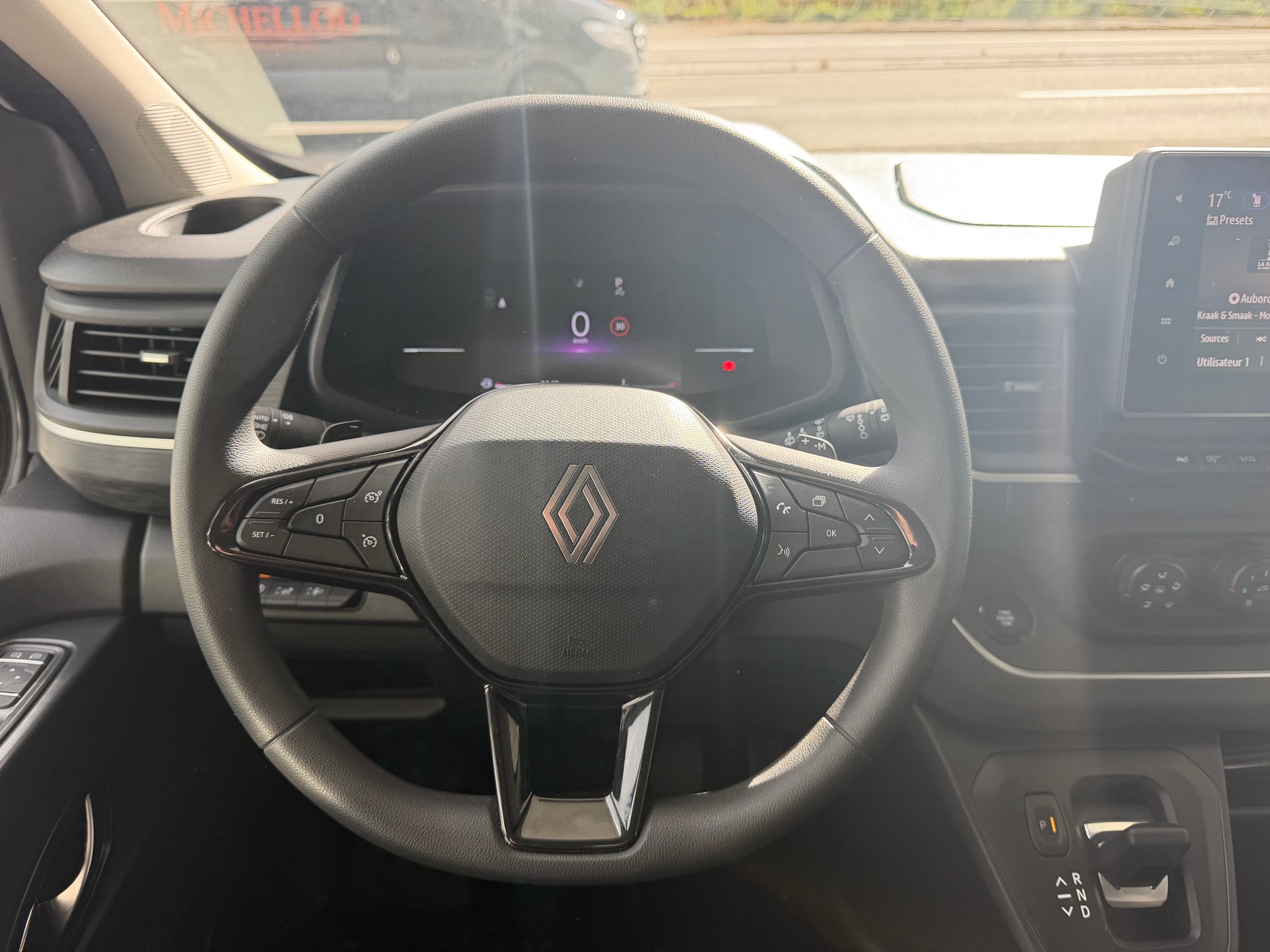 RENAULT Passenger 2.0 dCi Blue-image-9