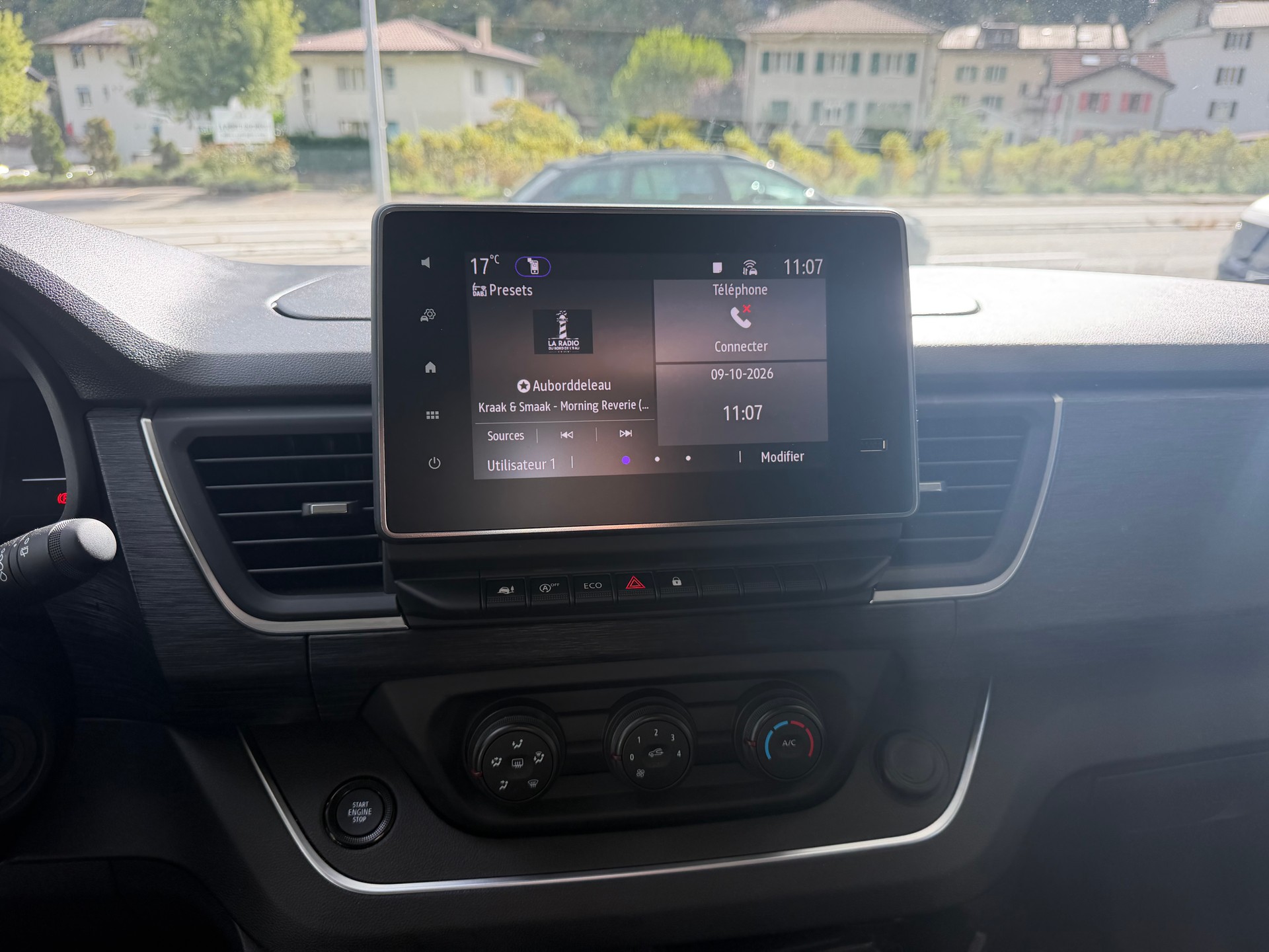 RENAULT Passenger 2.0 dCi Blue-image-10