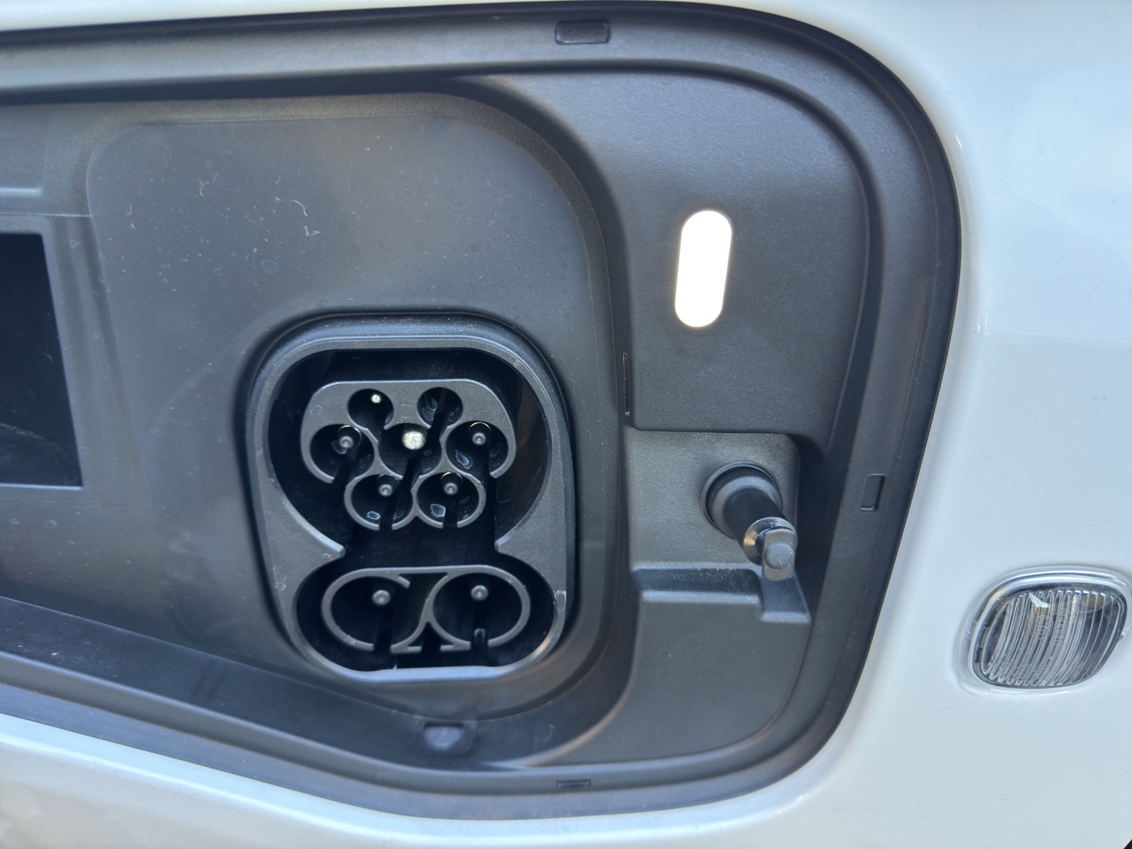VW Caddy Cargo 1.5 TSI Plug in Hybrid Entry DSG-image-15