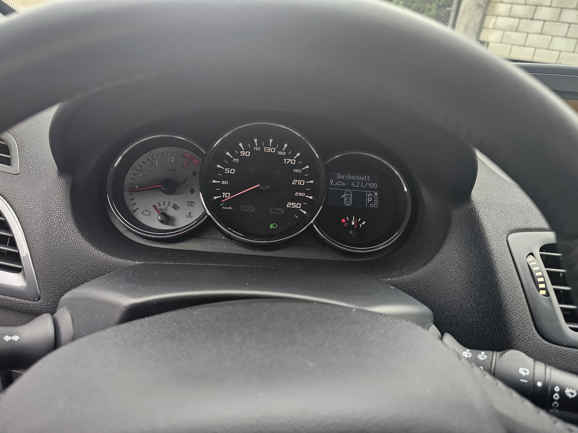 RENAULT Mégane 1.5 dCi Bose EDC-image-6