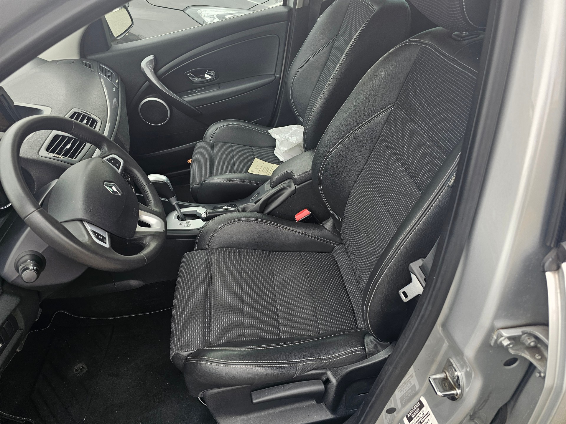 RENAULT Mégane 1.5 dCi Bose EDC-image-7