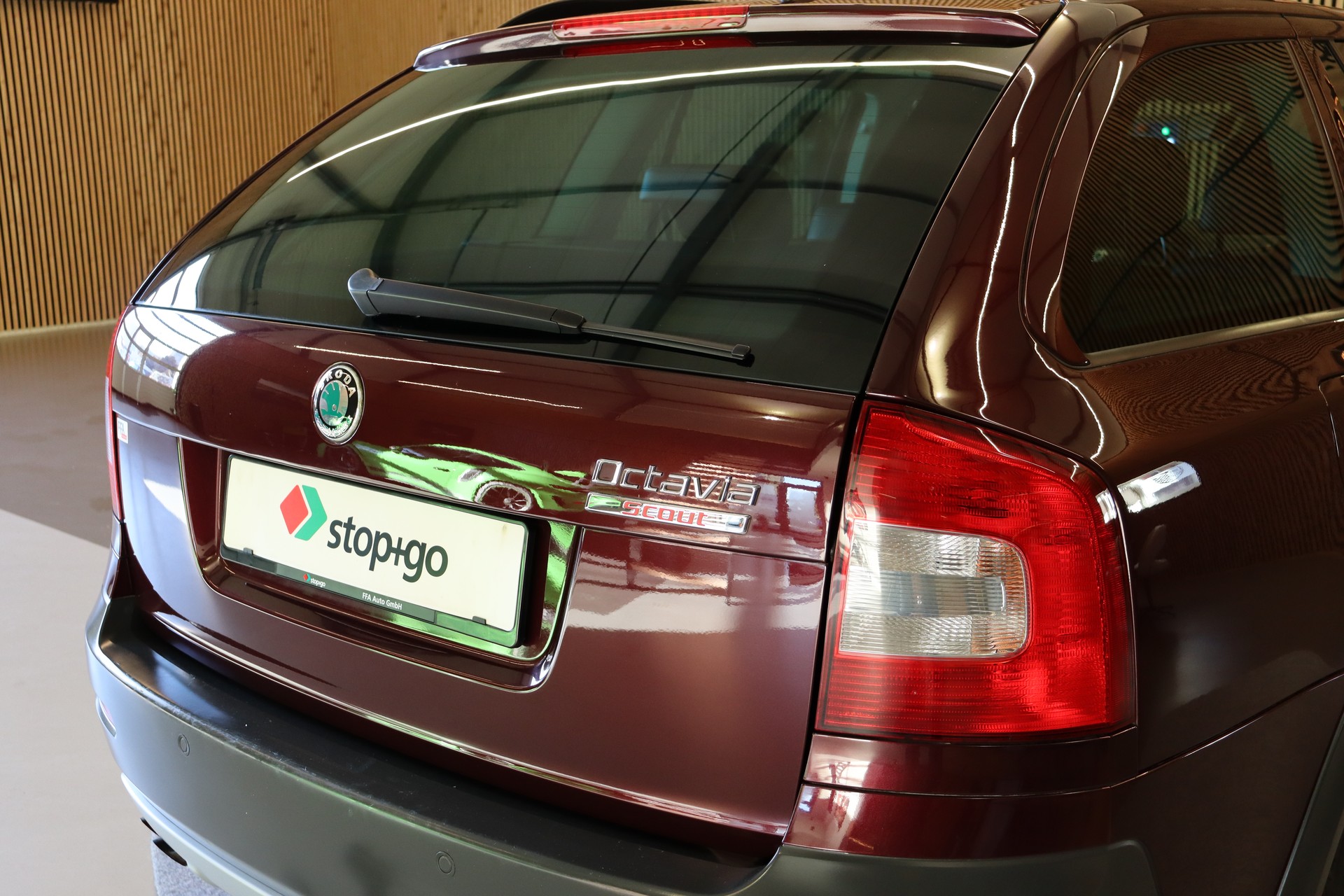 SKODA Octavia Scout 2.0 TDI 4x4-image-6