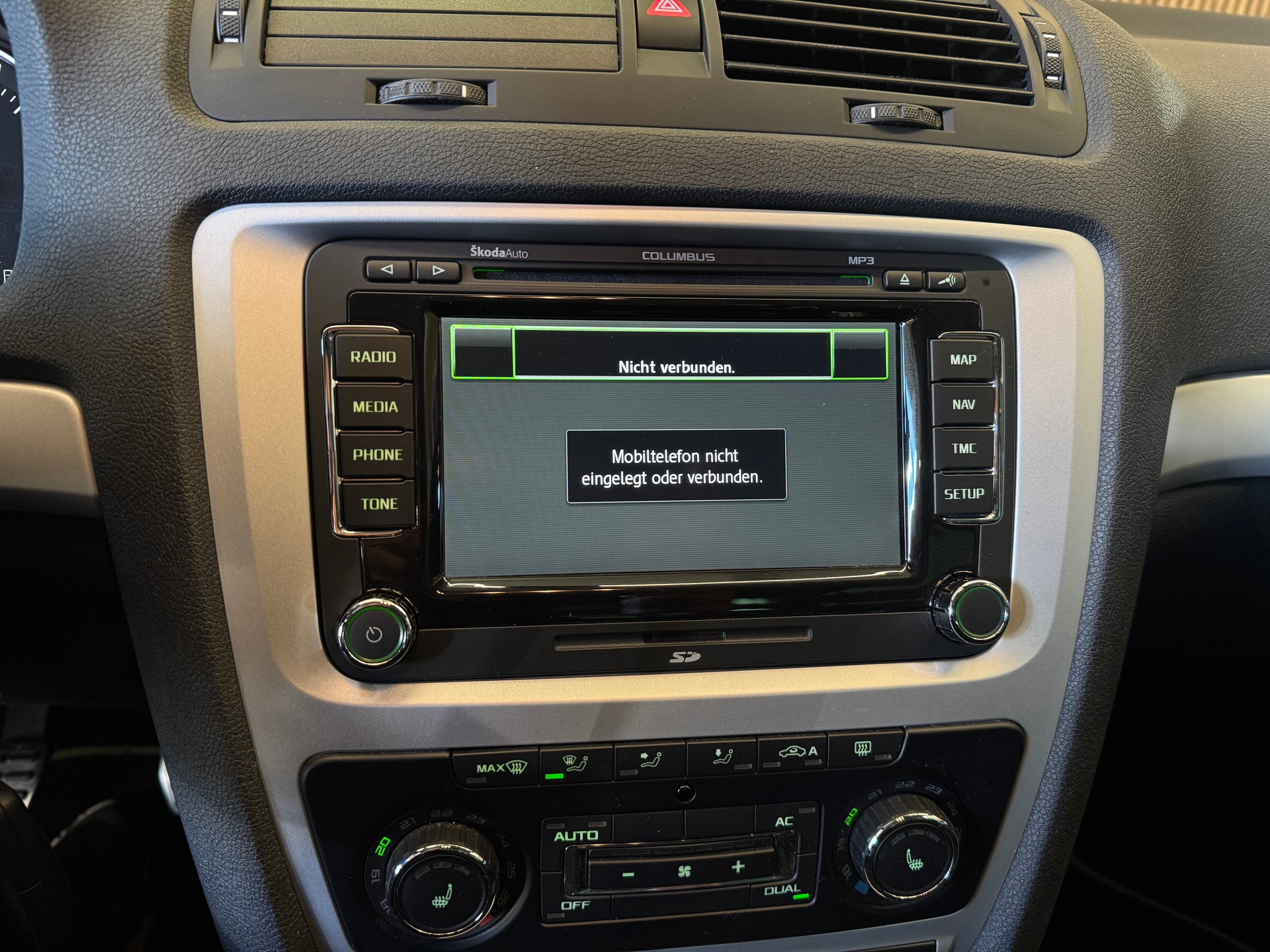 SKODA Octavia Scout 2.0 TDI 4x4-image-15