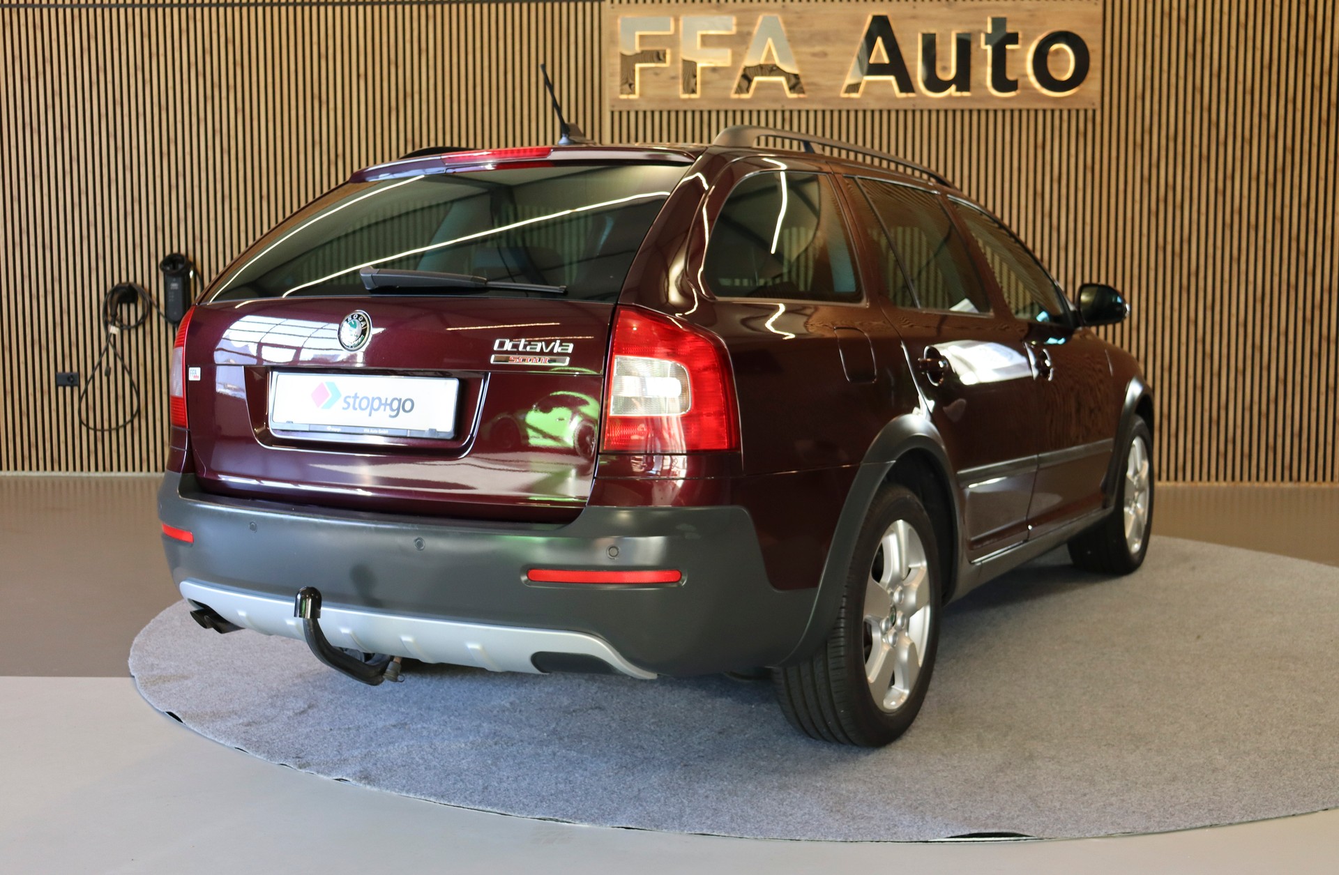 SKODA Octavia Scout 2.0 TDI 4x4-image-5