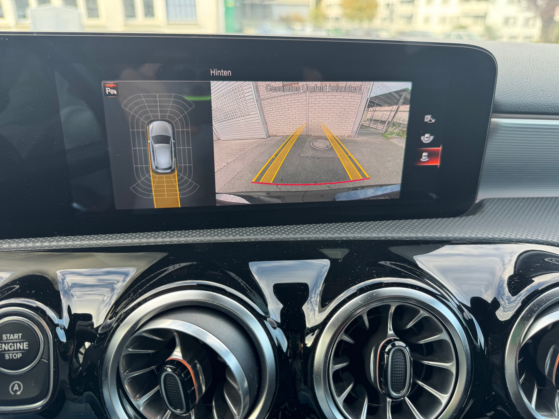 MERCEDES-BENZ A 180 AMG Line 7G-DCT-image-13