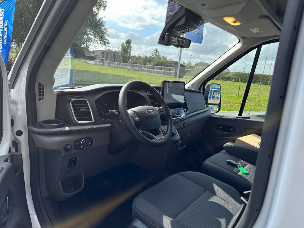 FORD E-Transit Van 350 L2H2 67kWh Trend-image-5