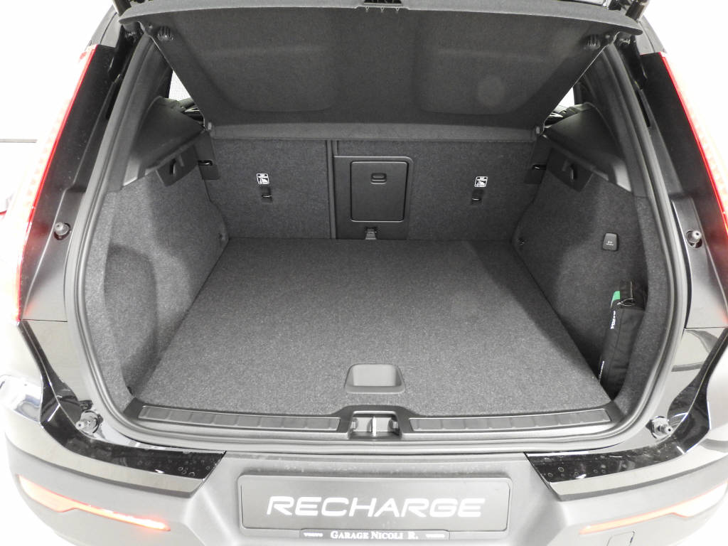 VOLVO XC40 1.5 T4 PiH Inscription Expression-image-6