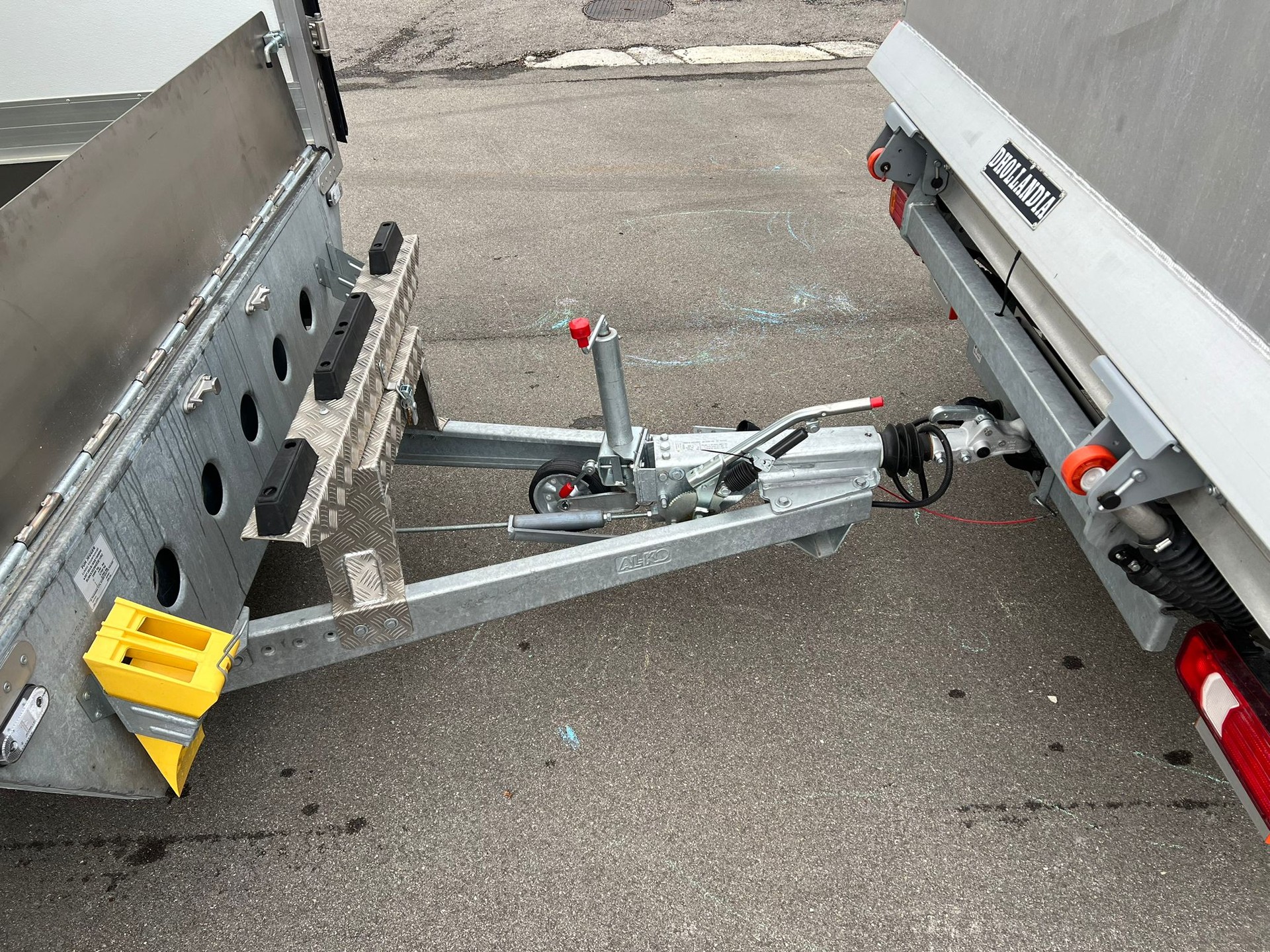 ACKERMANN 3.5T Kasten mit Hebebühne und Durchladesystem-image-11