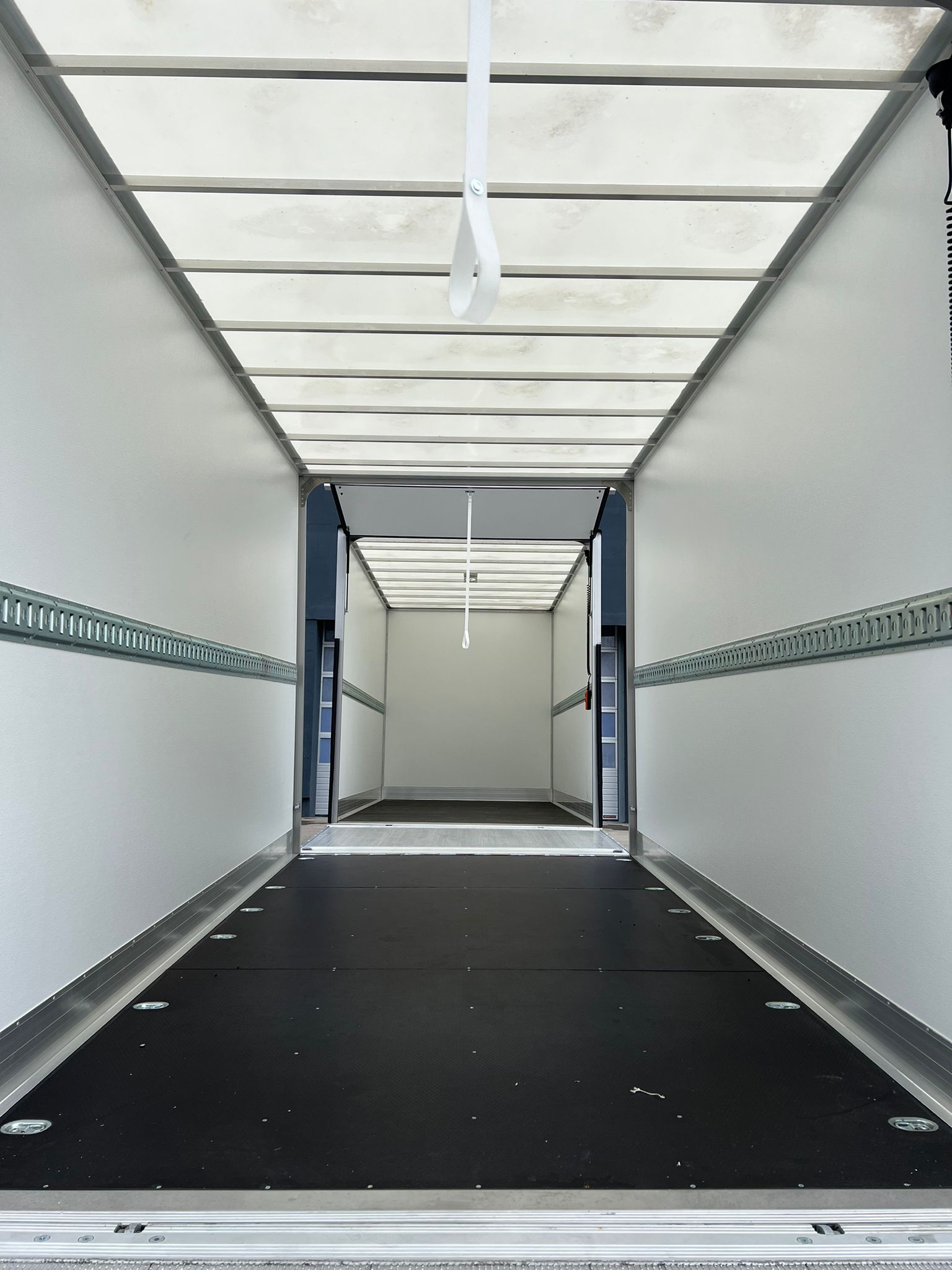 ACKERMANN 3.5T Kasten mit Hebebühne und Durchladesystem-image-8