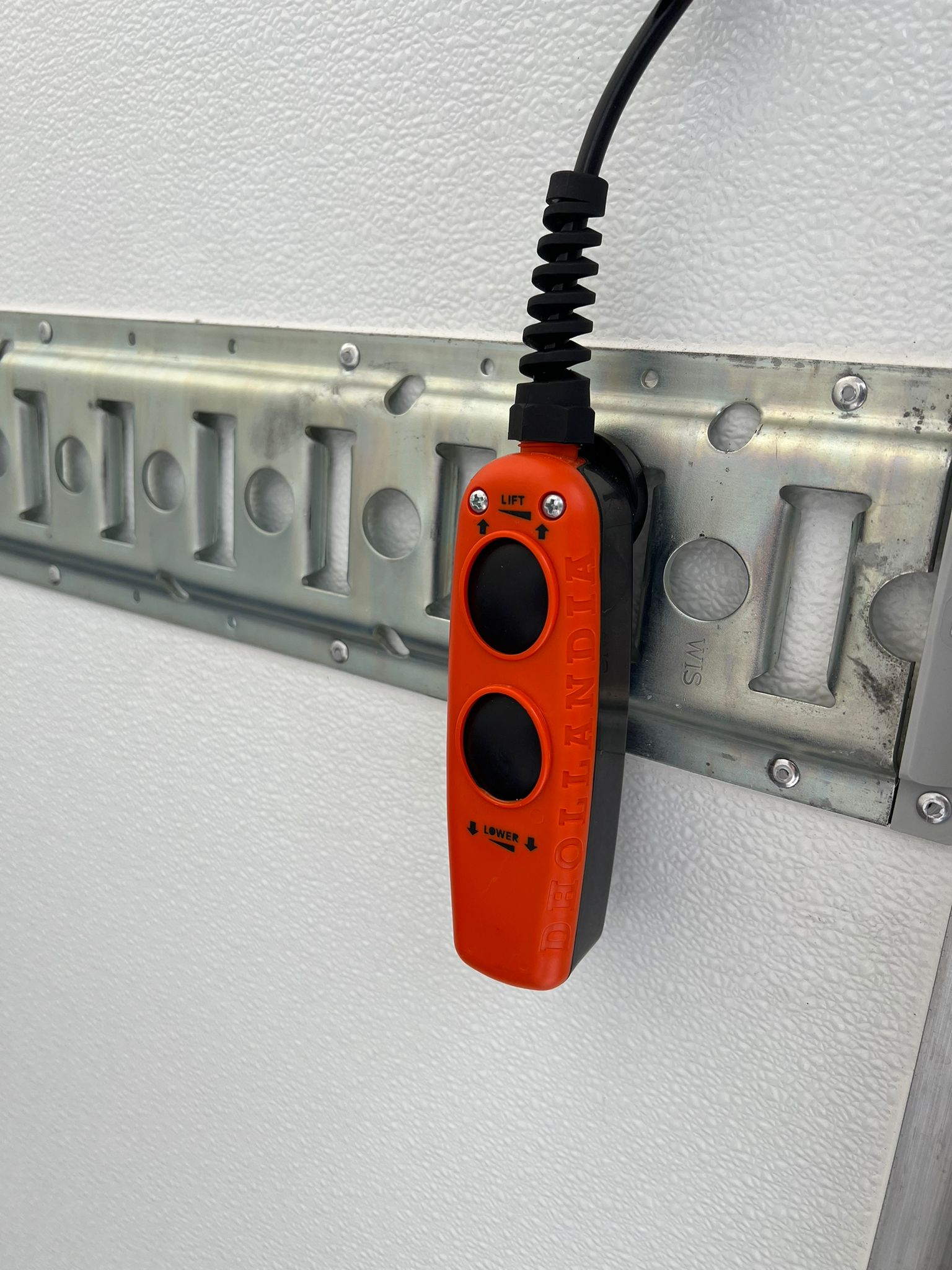 ACKERMANN 3.5T Kasten mit Hebebühne und Durchladesystem-image-9