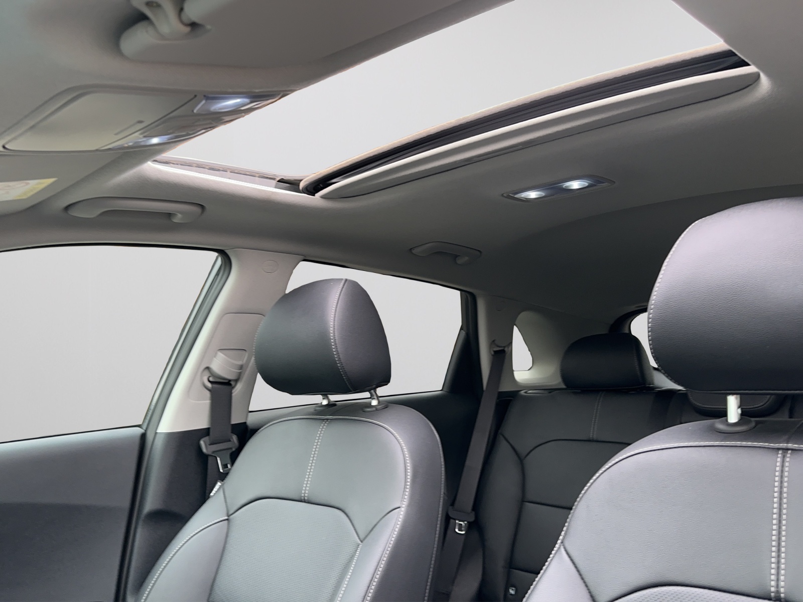 KIA Niro 1.6GDi Plug-in Hybrid Style DCT-image-13
